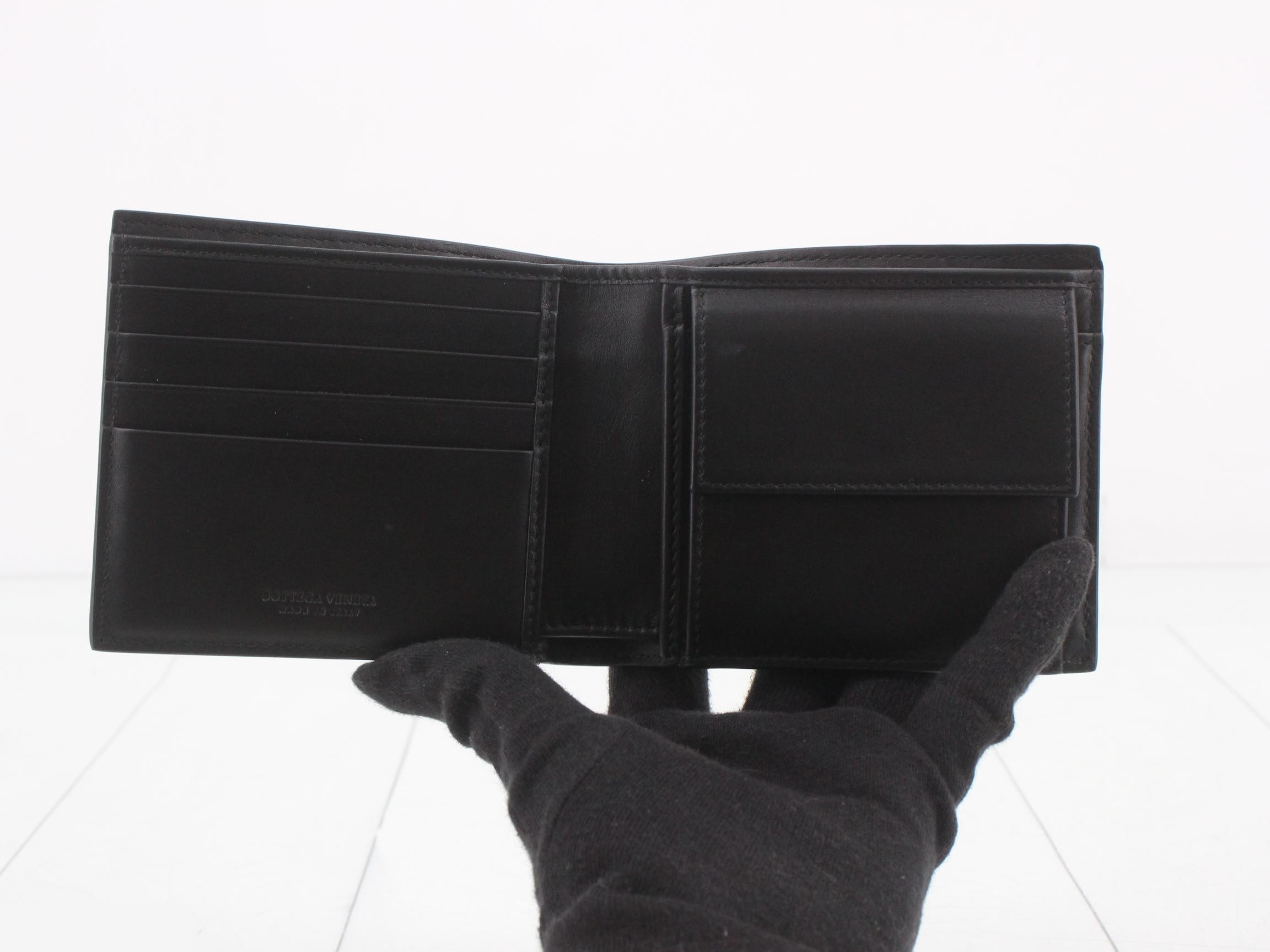 wallet — view 4