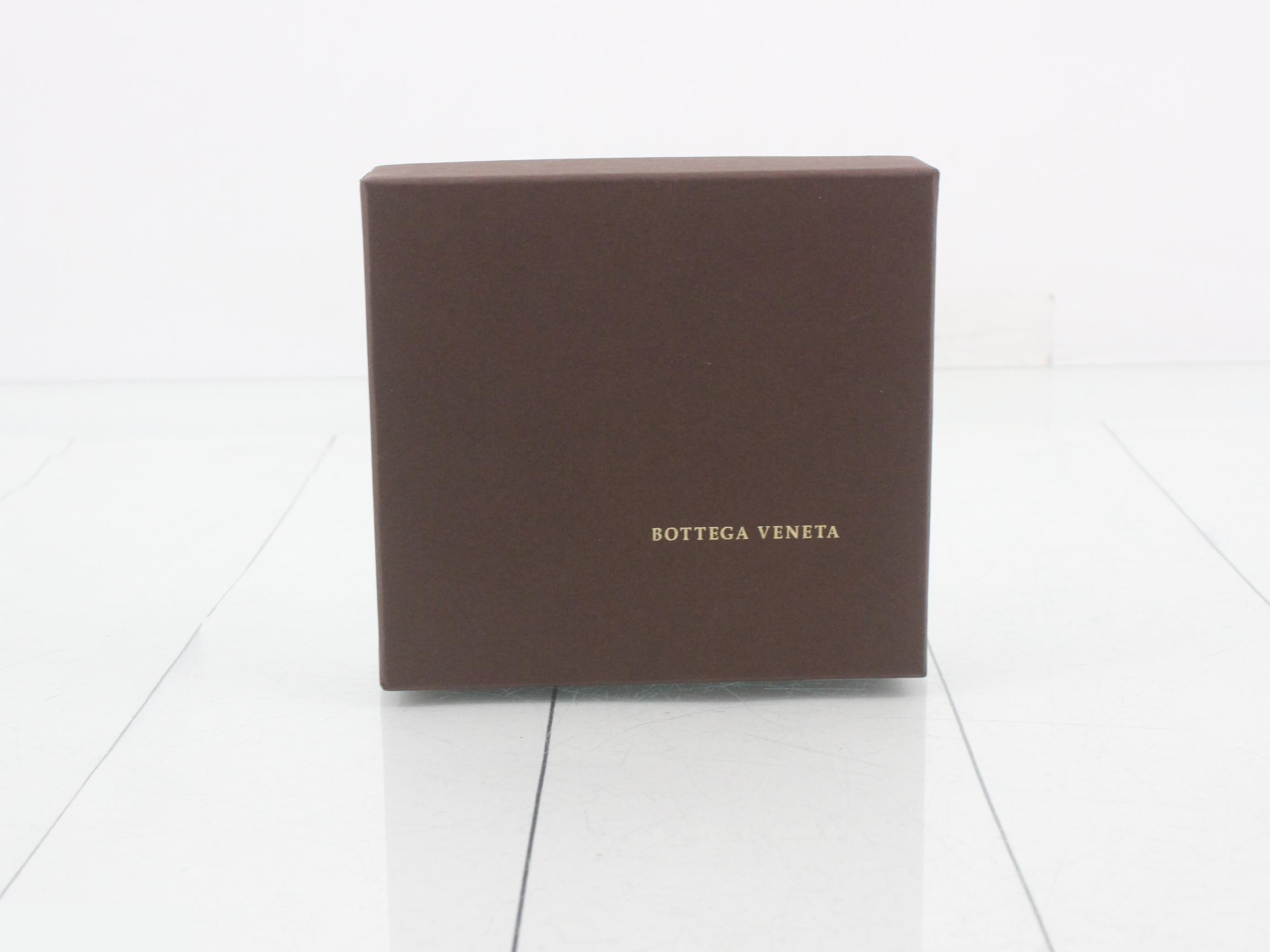 wallet — view 5