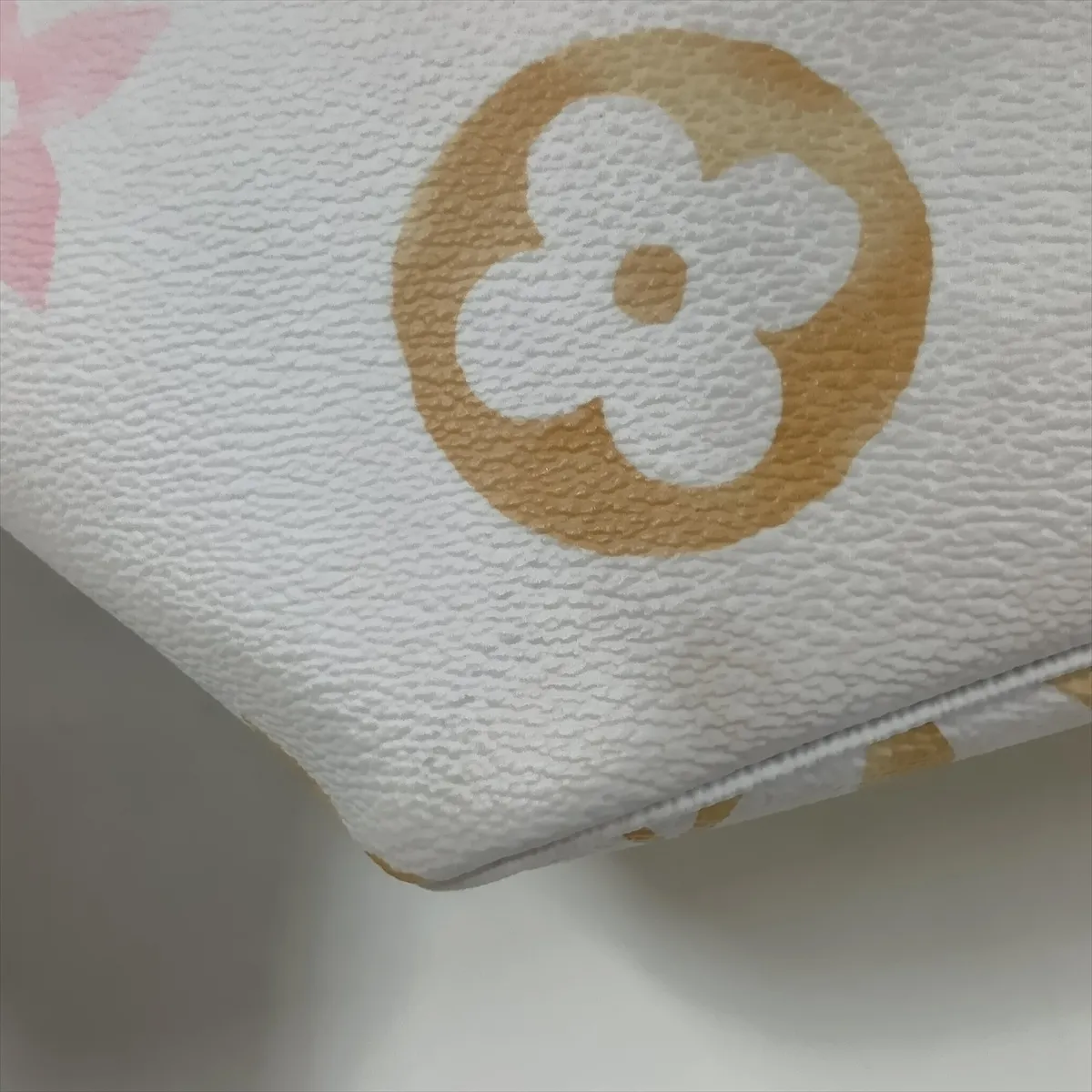 By the Pool Neverfull MM M22978 White (RFID detected) — view 12