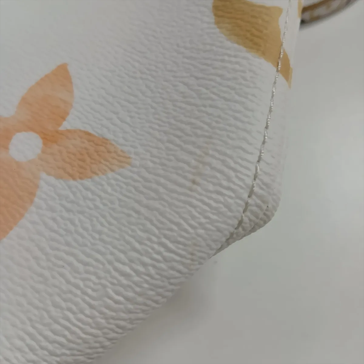 By the Pool Neverfull MM M22978 White (RFID detected) — view 14
