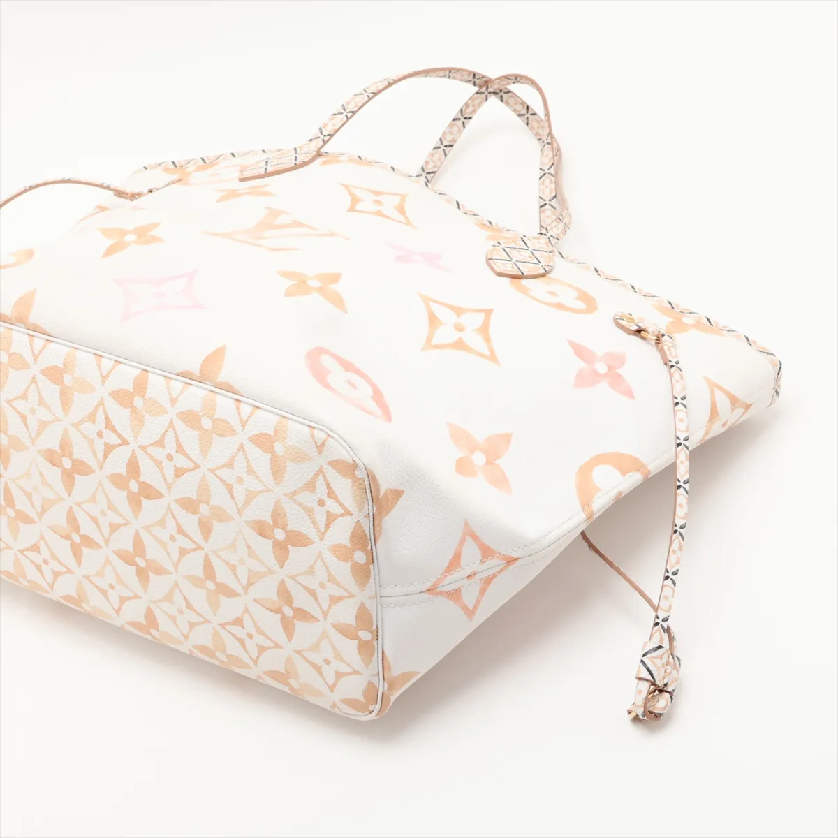 By the Pool Neverfull MM M22978 White (RFID detected) — view 3