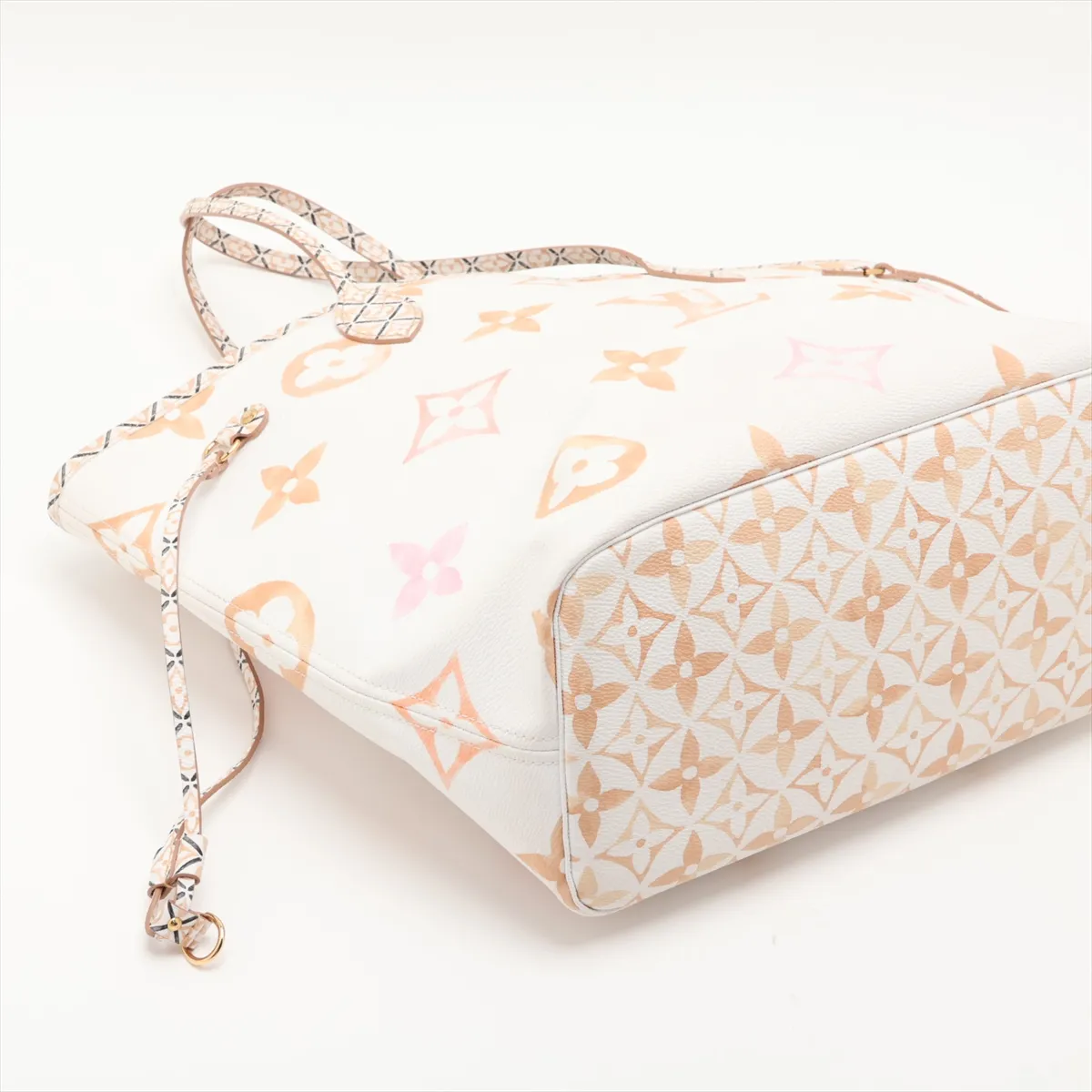 By the Pool Neverfull MM M22978 White (RFID detected) — view 4