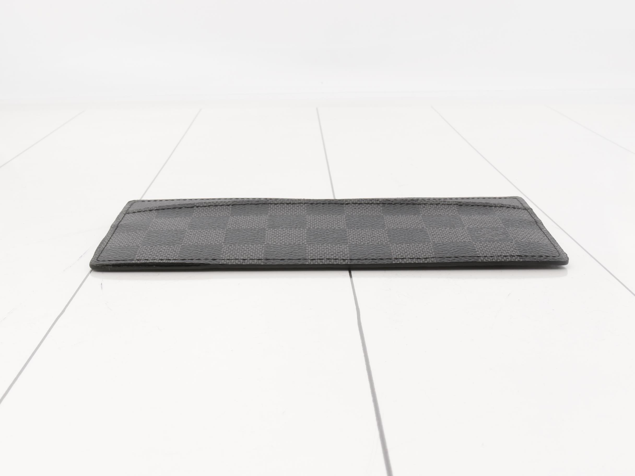 Card case — view 3