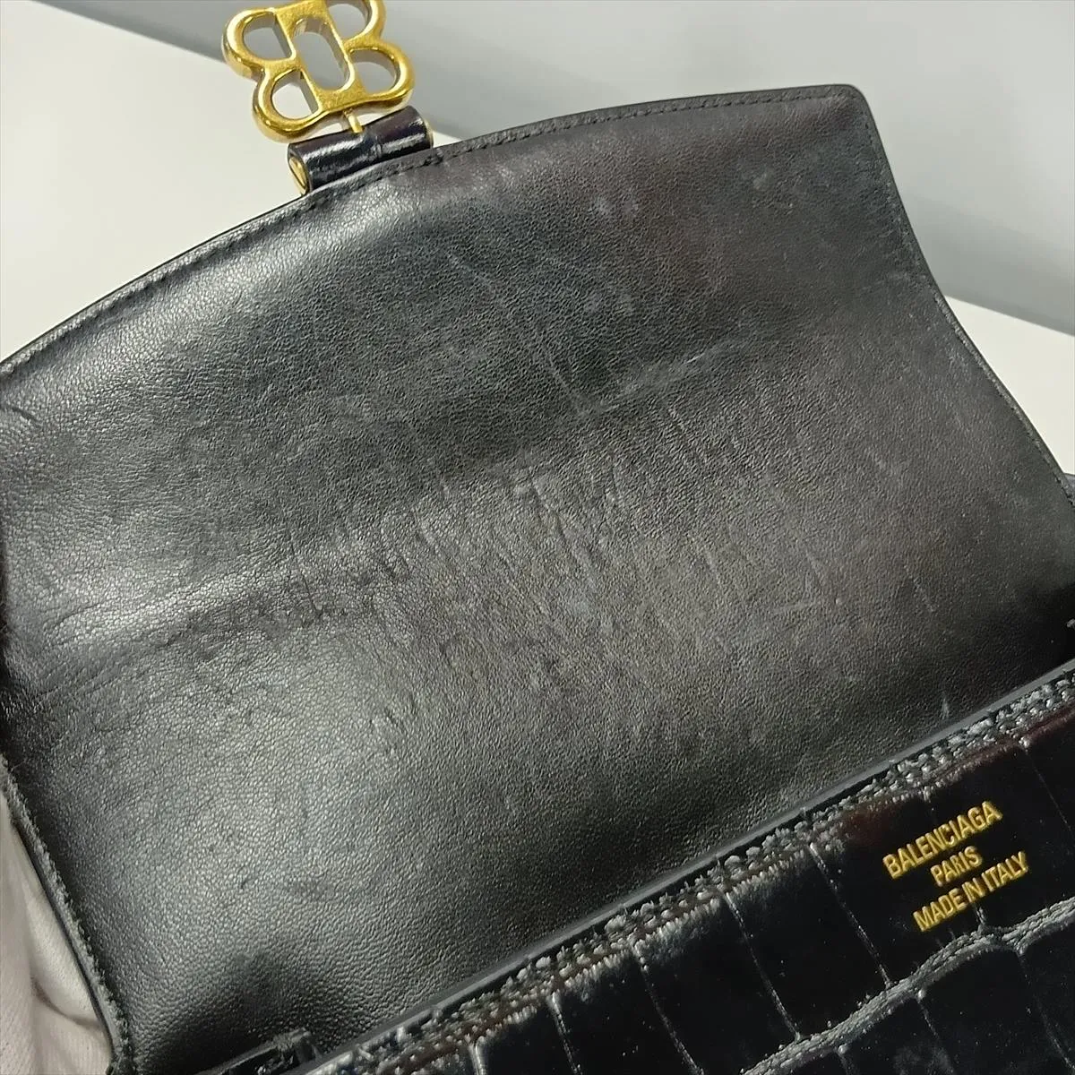 crocodile-embossed shoulder bag, black, 695541 — view 15