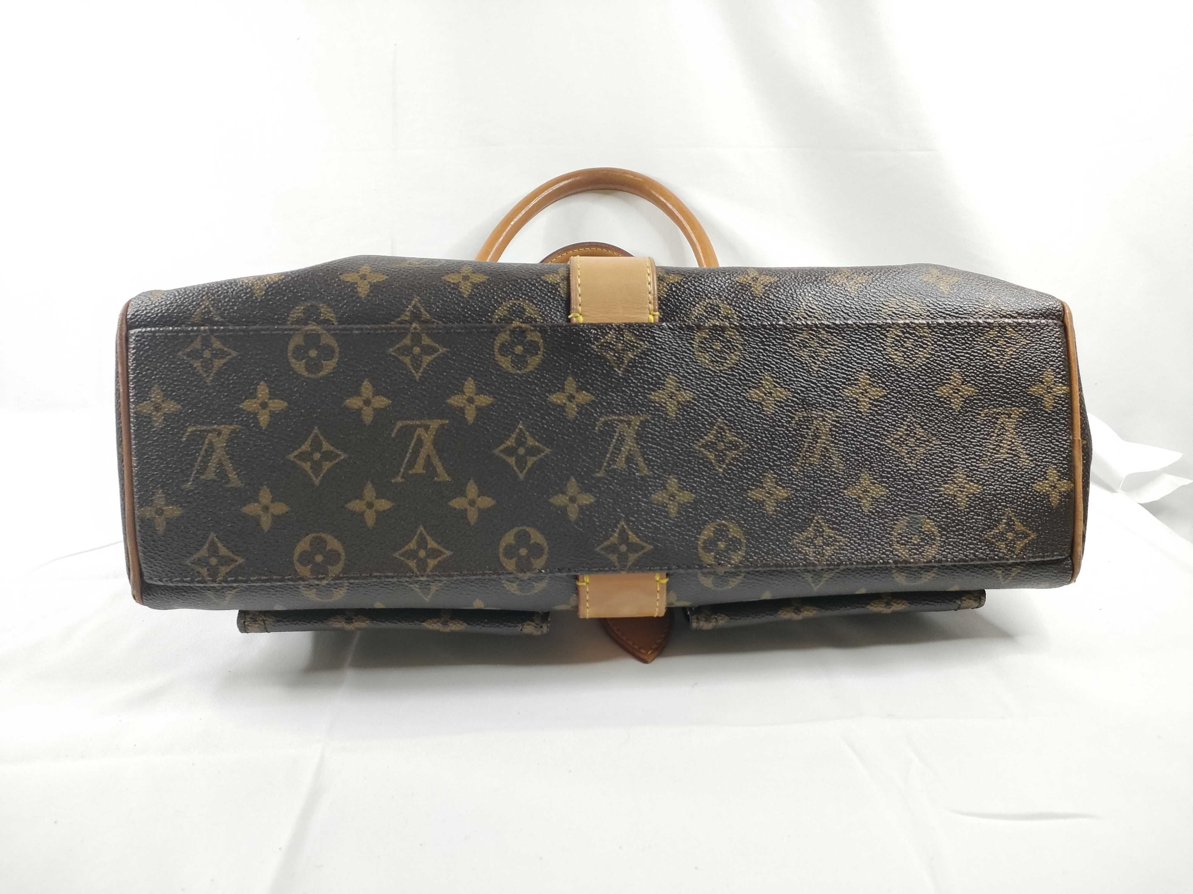 Brown Monogram Manhattan GM M40025 Shoulder Bag — view 4