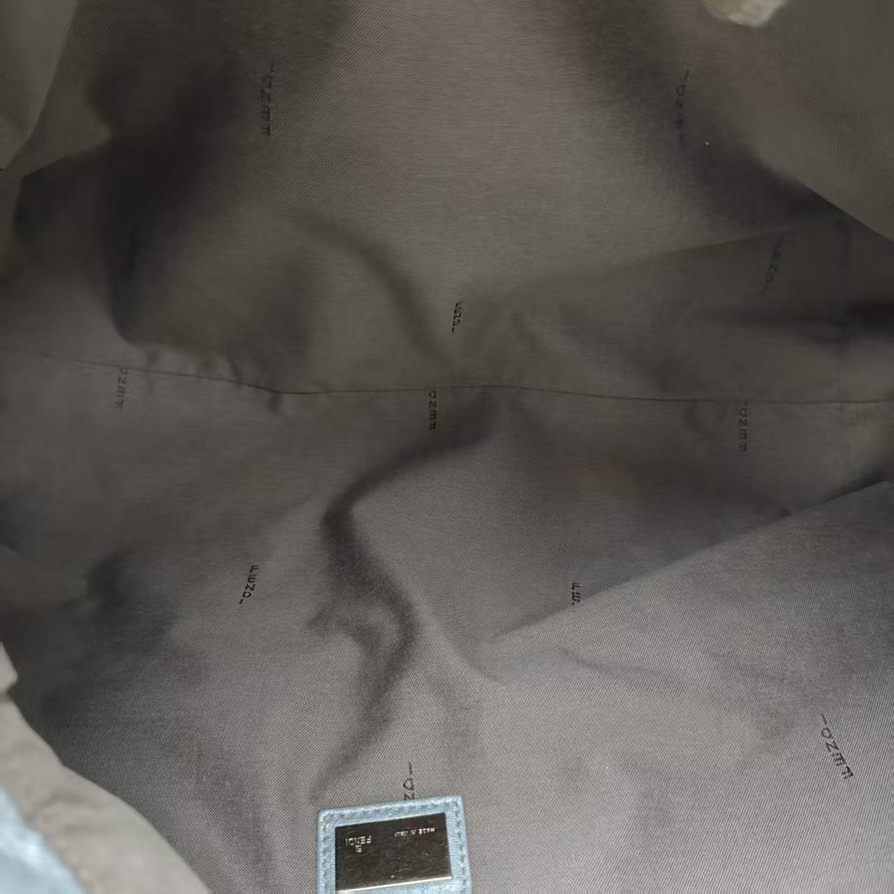 【*Shipped from: China*】FENDI Spy Leather Handbag — view 8