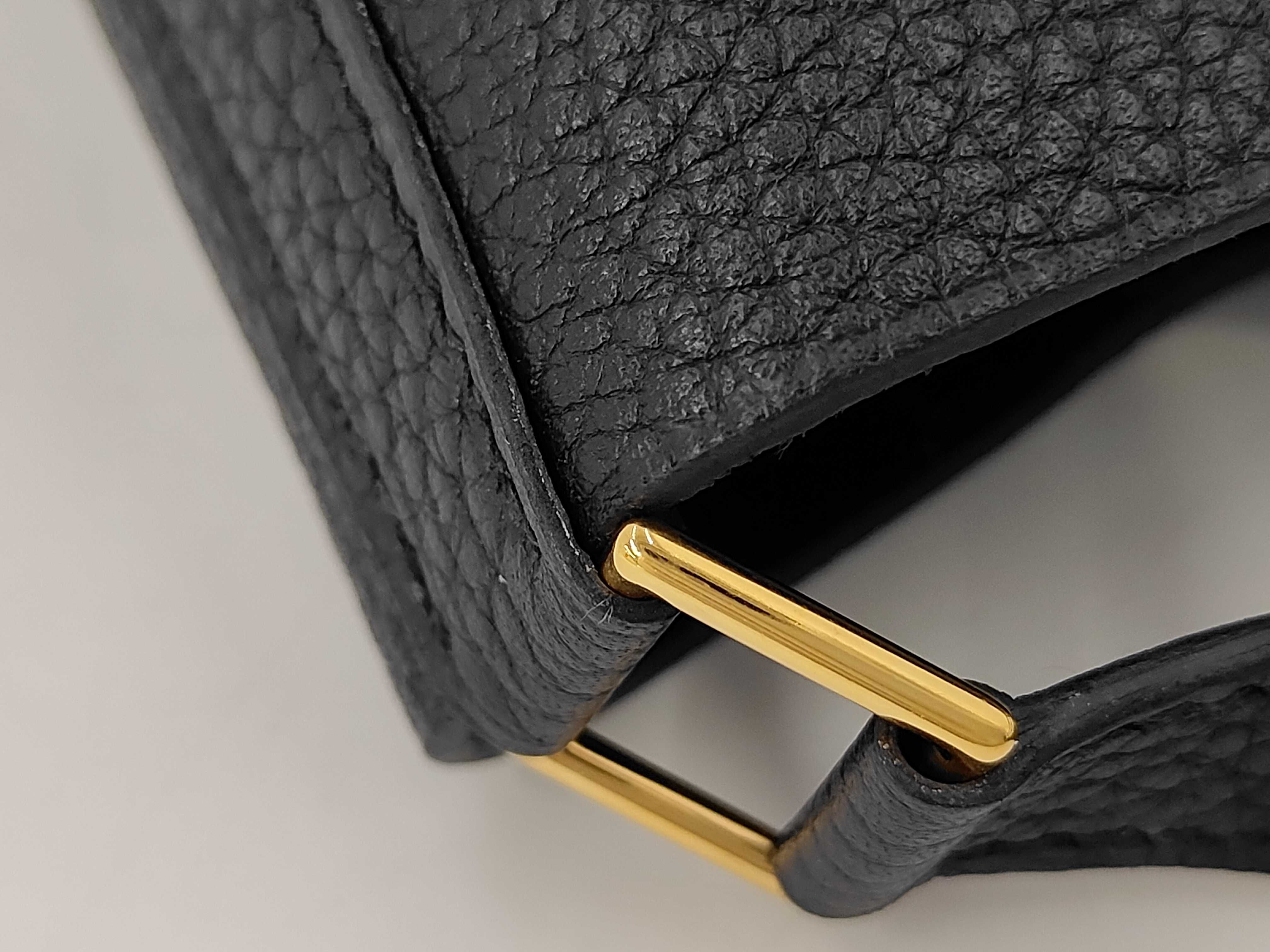 Picotin Lock MM handbag in Taurillon Clemence leather, black with gold hardware and Y stamp. — view 7