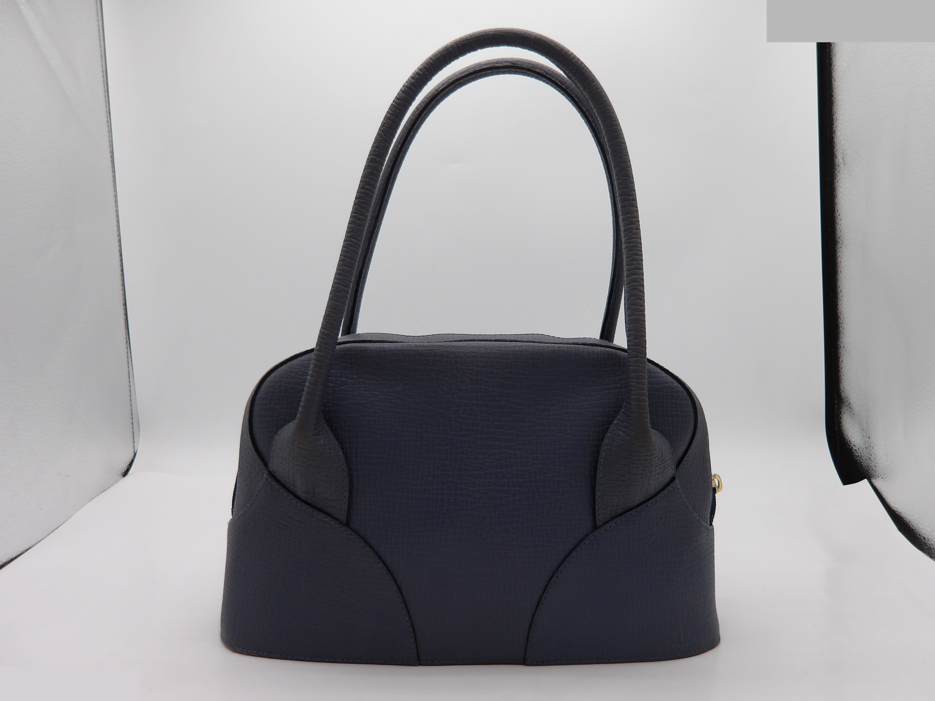 handbag, gold hardware, vintage. — view 2