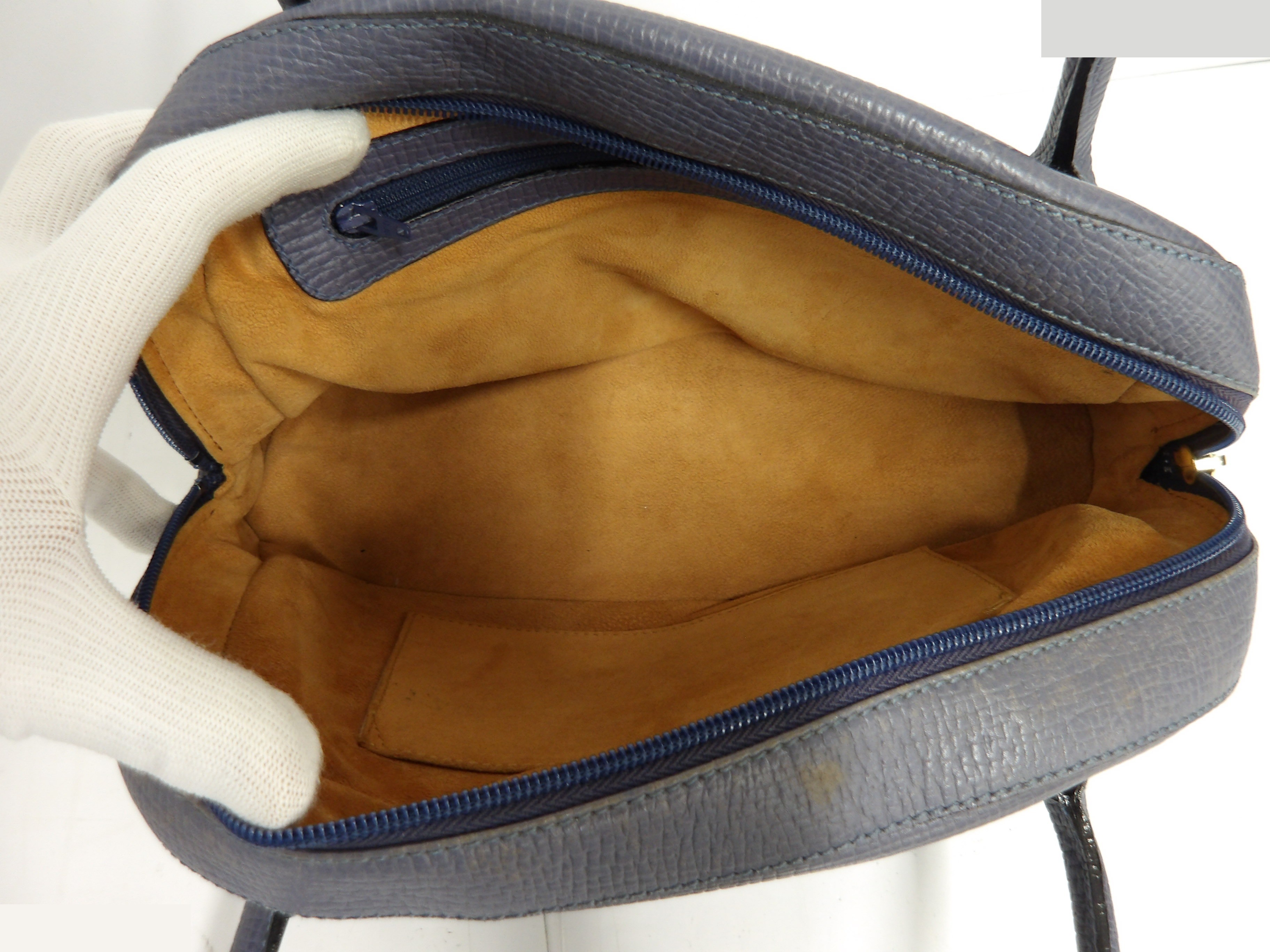 handbag, gold hardware, vintage. — view 5