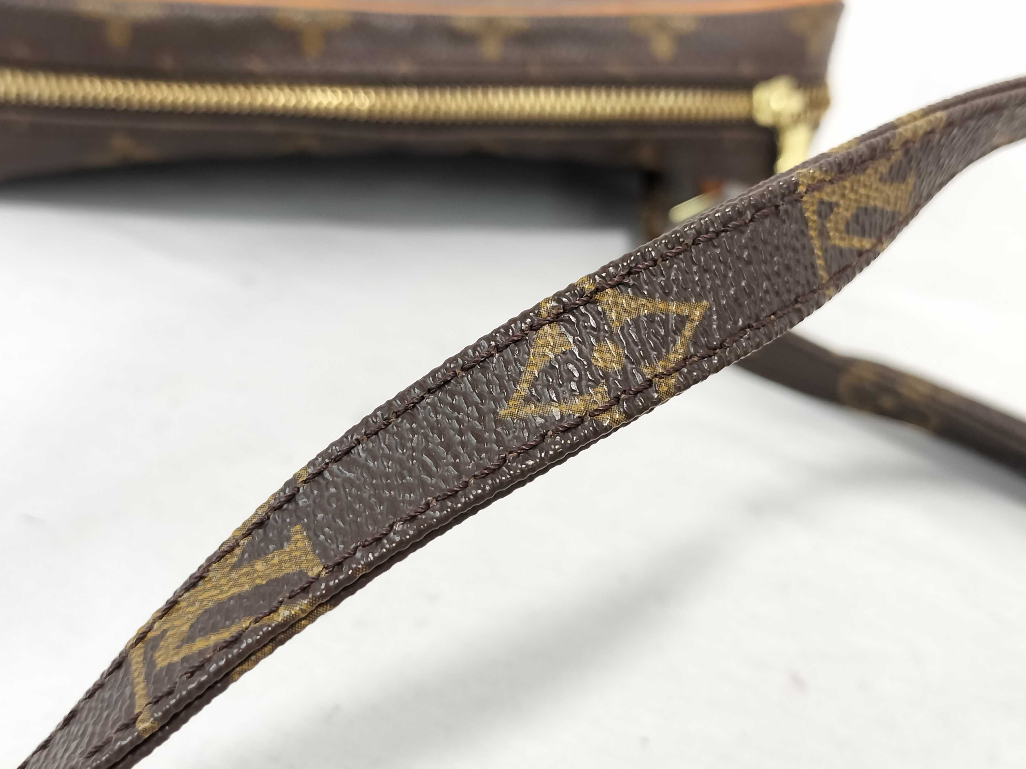 Monogram LV Marly Bandoulière Shoulder Bag — view 4