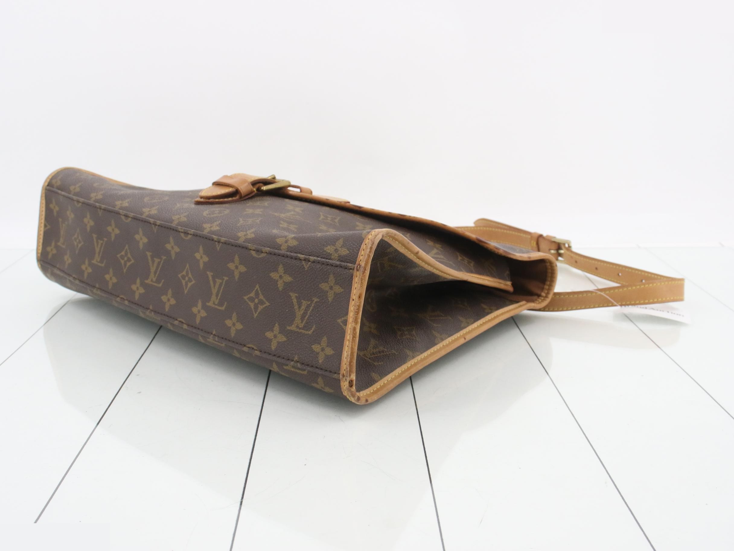 Beverly with shoulder strap — view 6