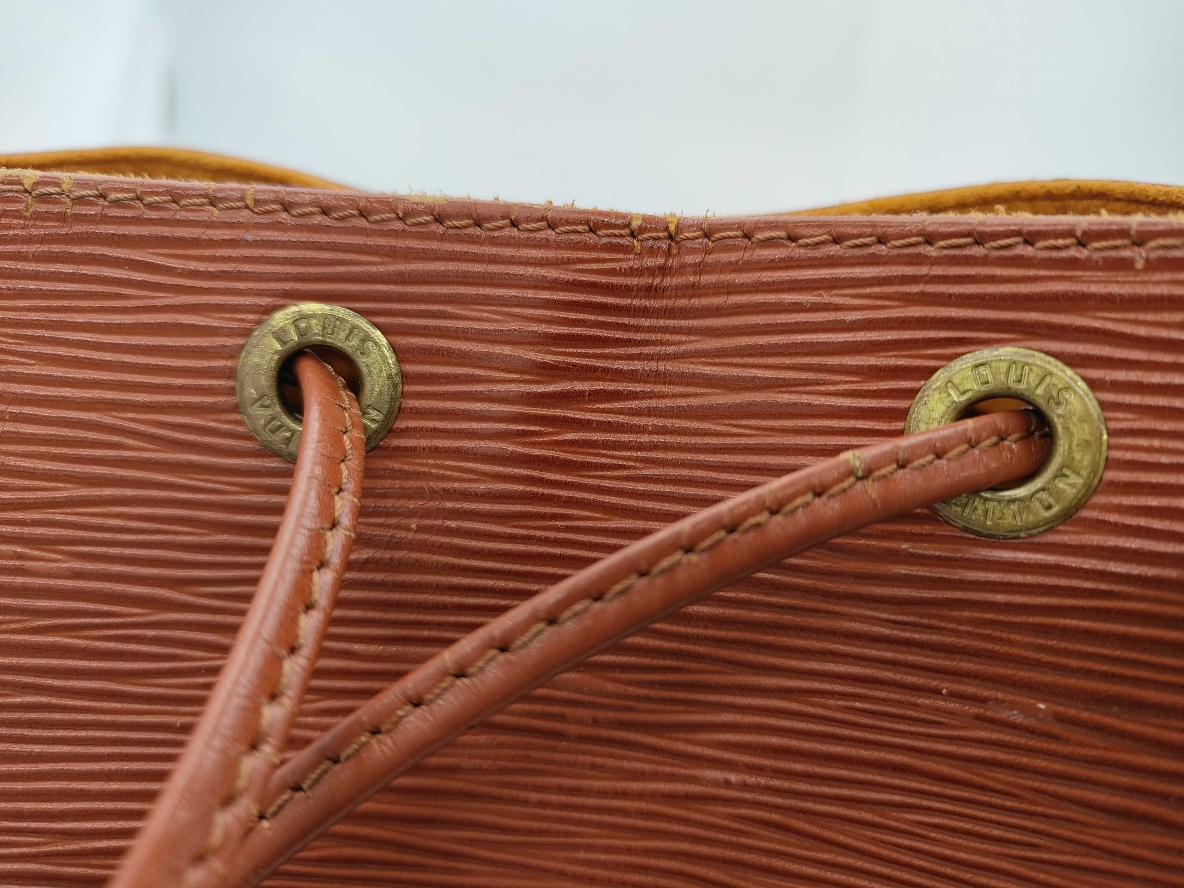 Epi Petit Noé Shoulder Bag — view 11
