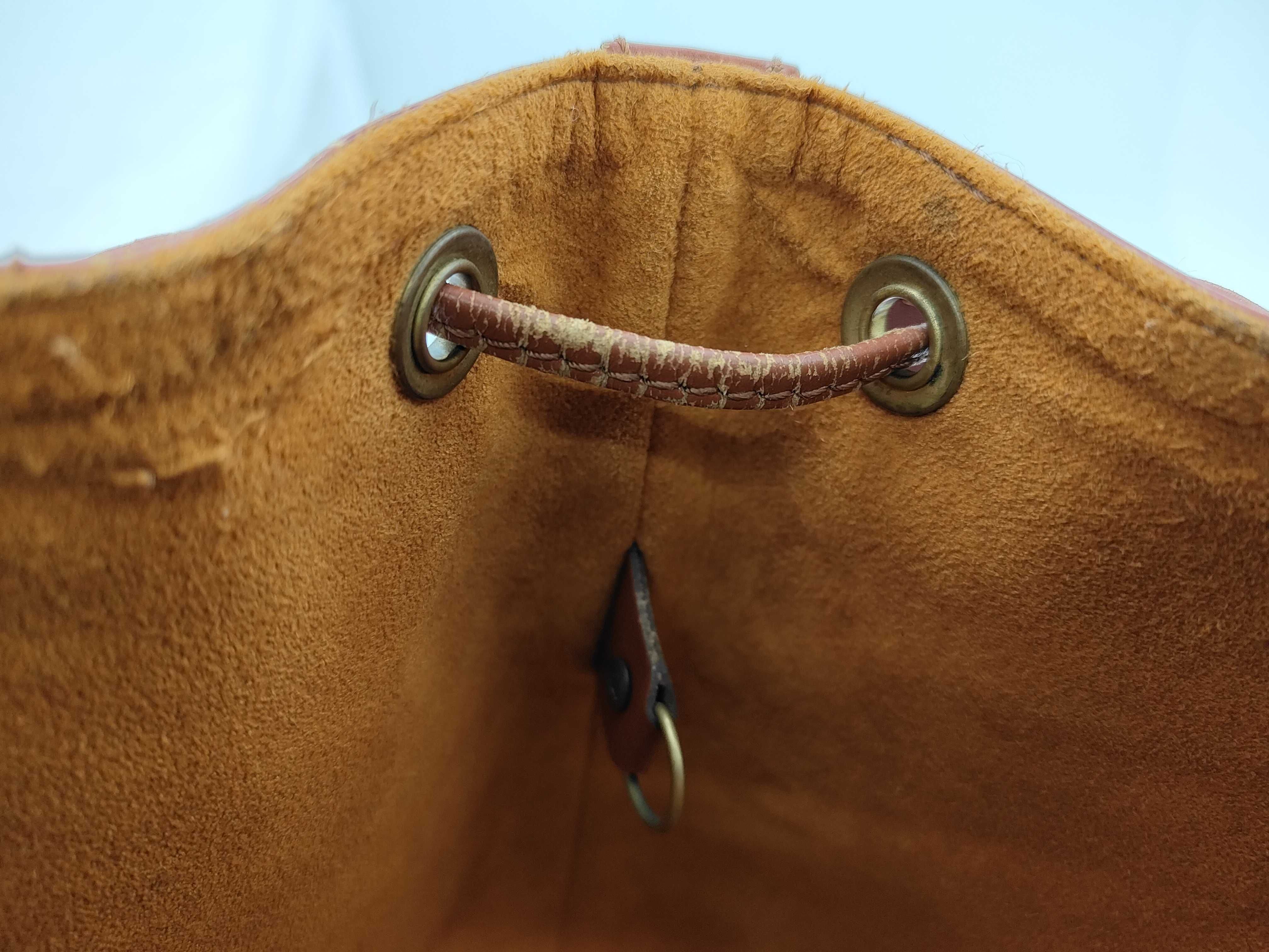 Epi Petit Noé Shoulder Bag — view 12