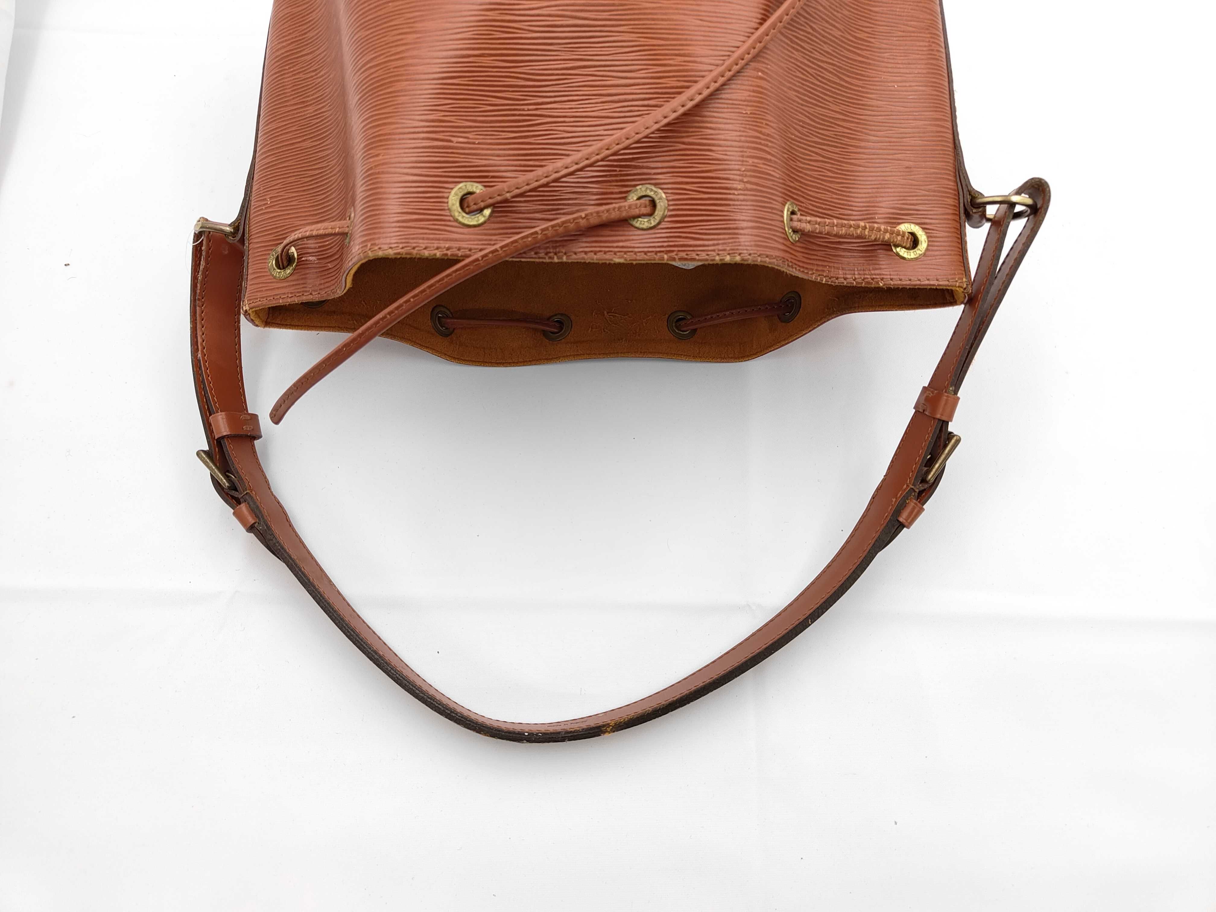 Epi Petit Noé Shoulder Bag — view 3