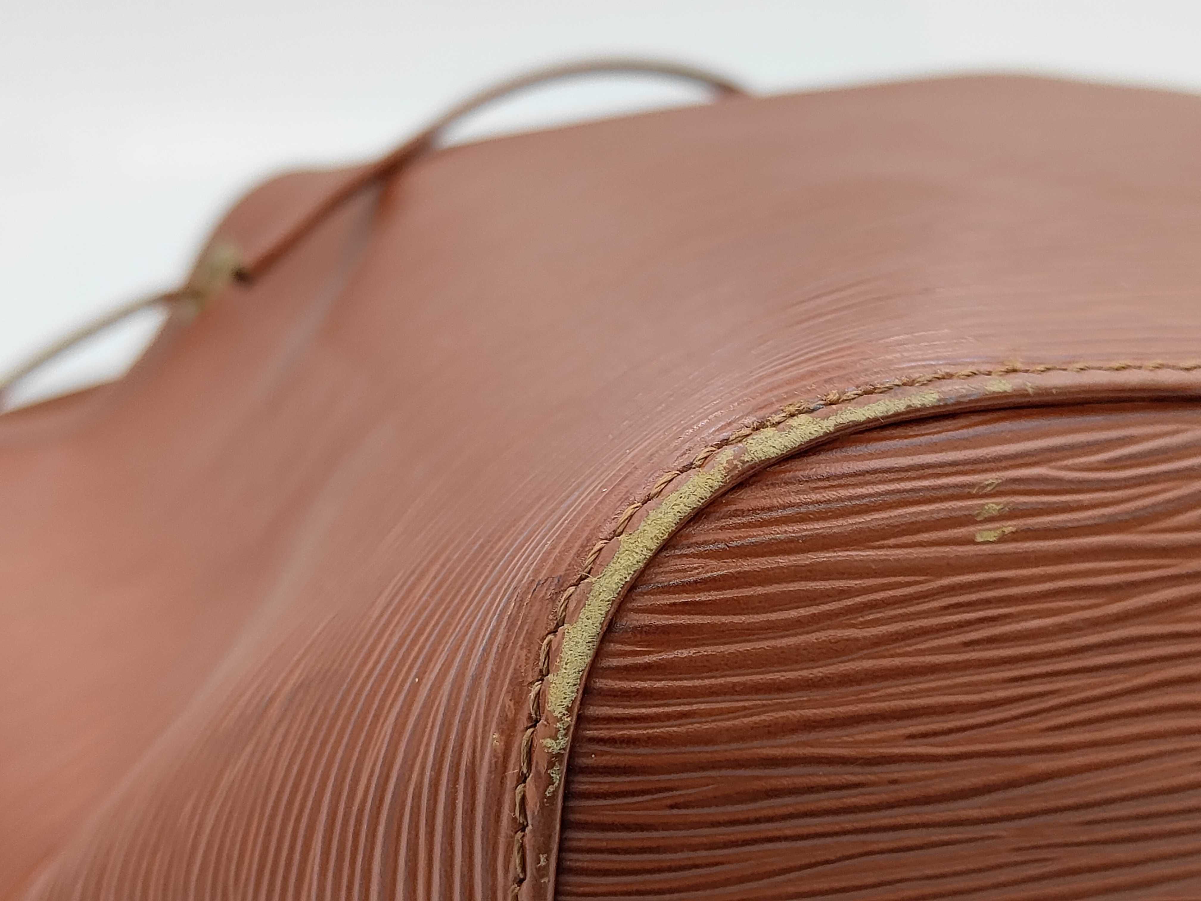 Epi Petit Noé Shoulder Bag — view 6