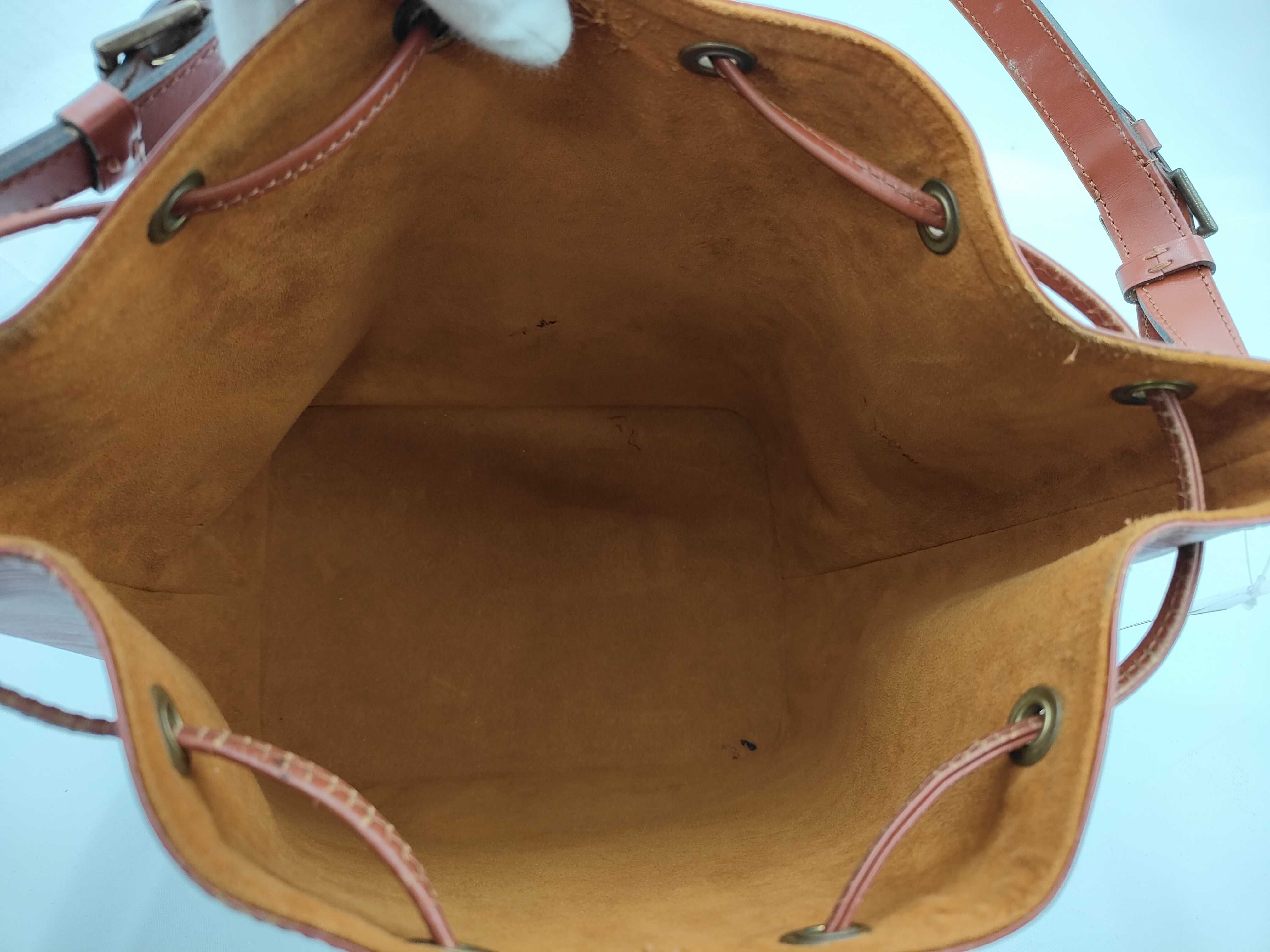 Epi Petit Noé Shoulder Bag — view 8