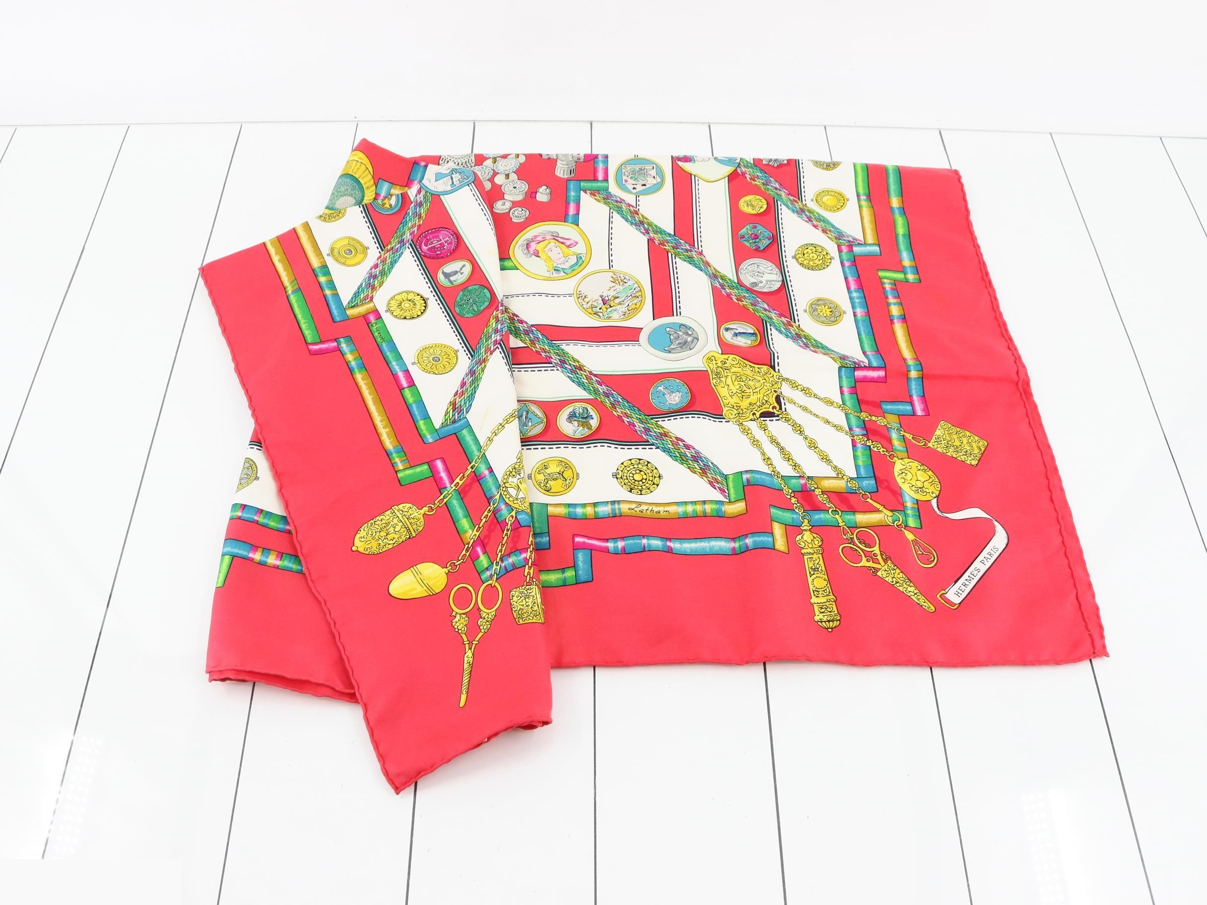 Carre 90 (Red) — view 3