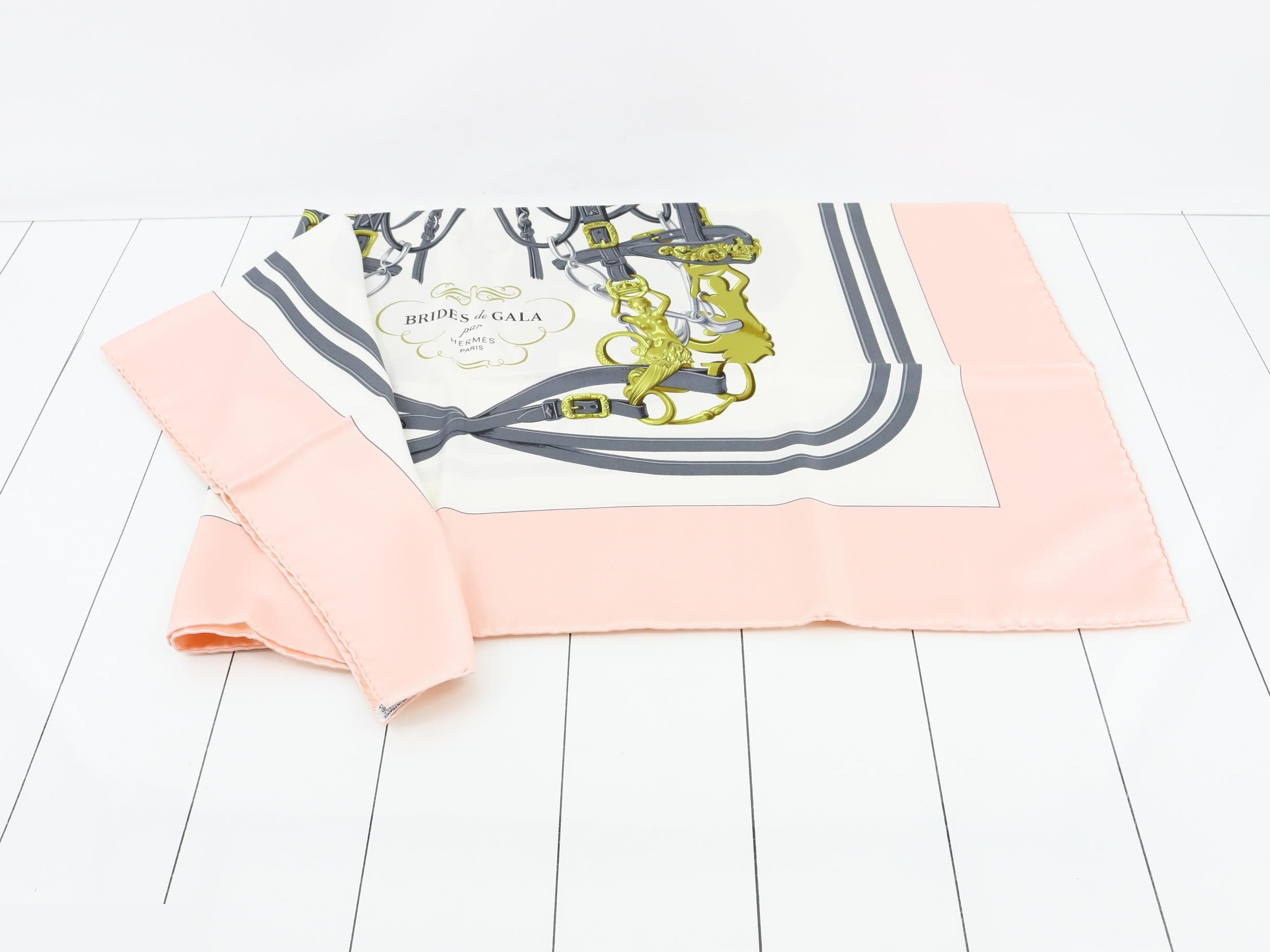 scarf — view 3
