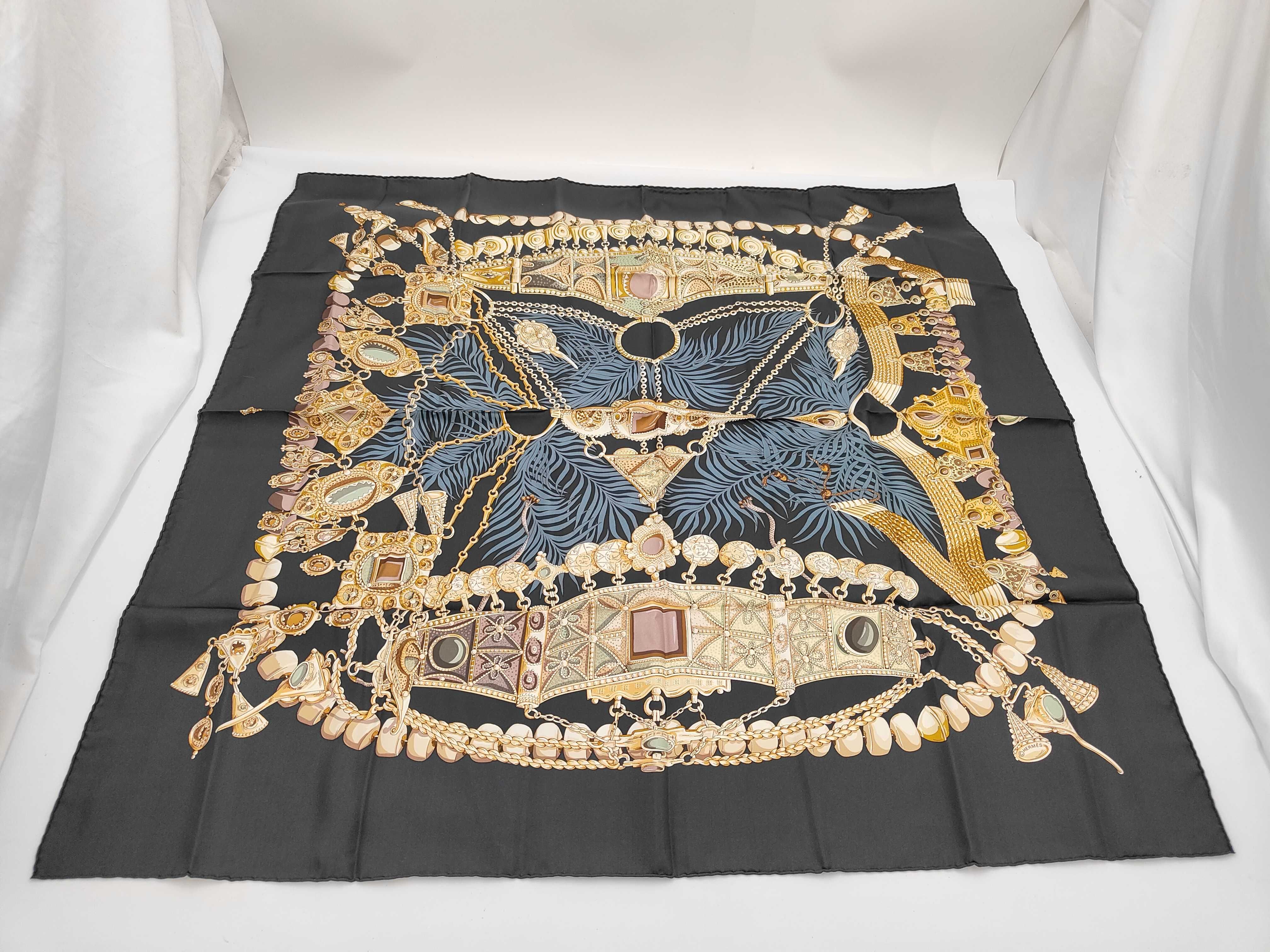 scarf (large) and other accessories