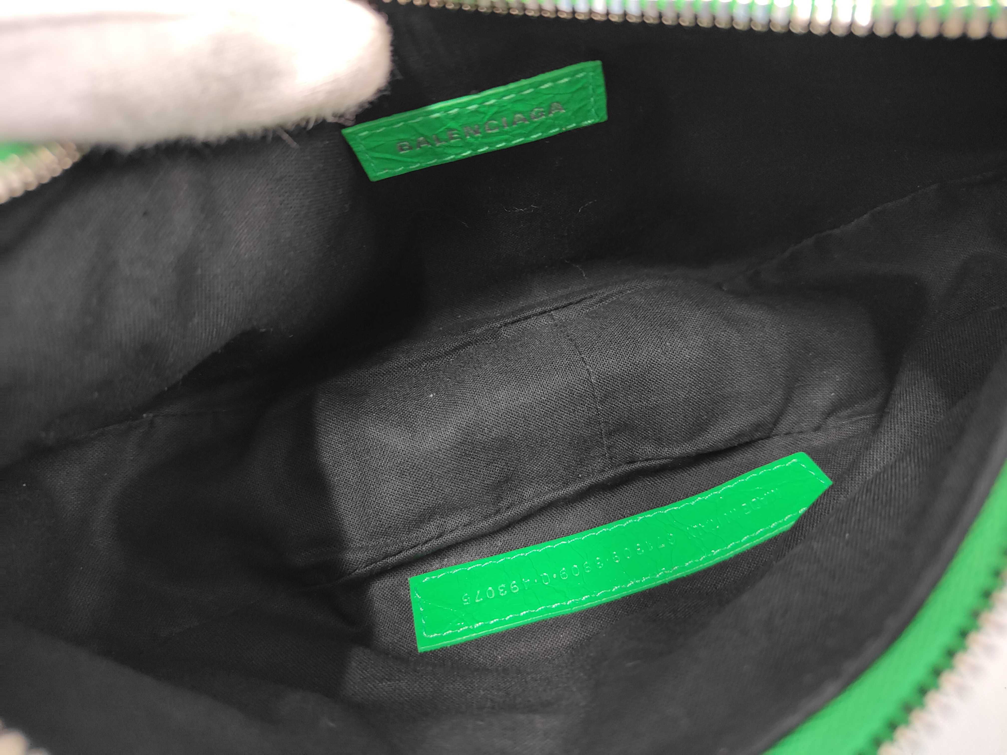 Le Cagole XS Shoulder Bag — view 9