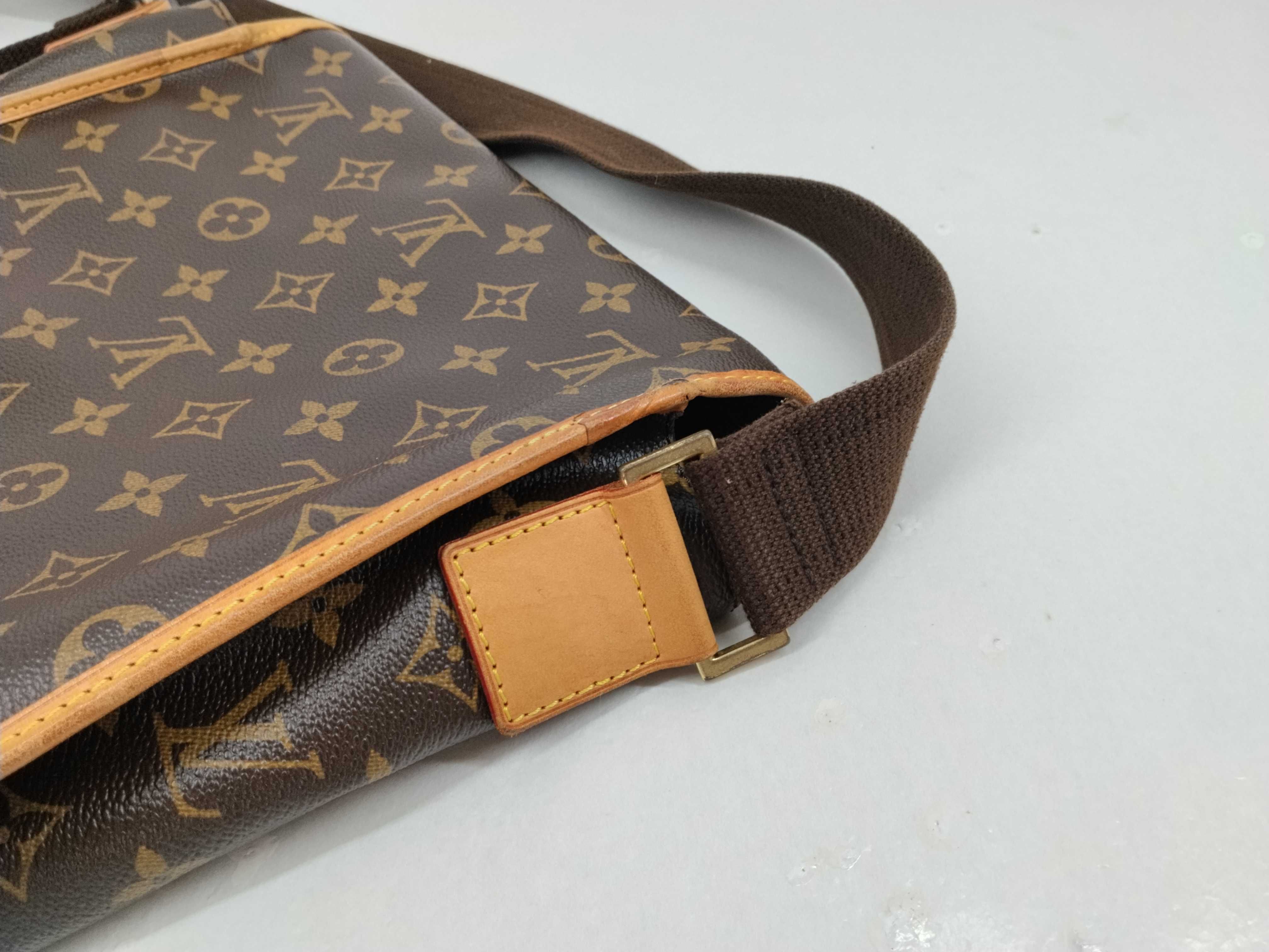 Monogram M40106 Messenger Bosphore Shoulder Bag — view 5