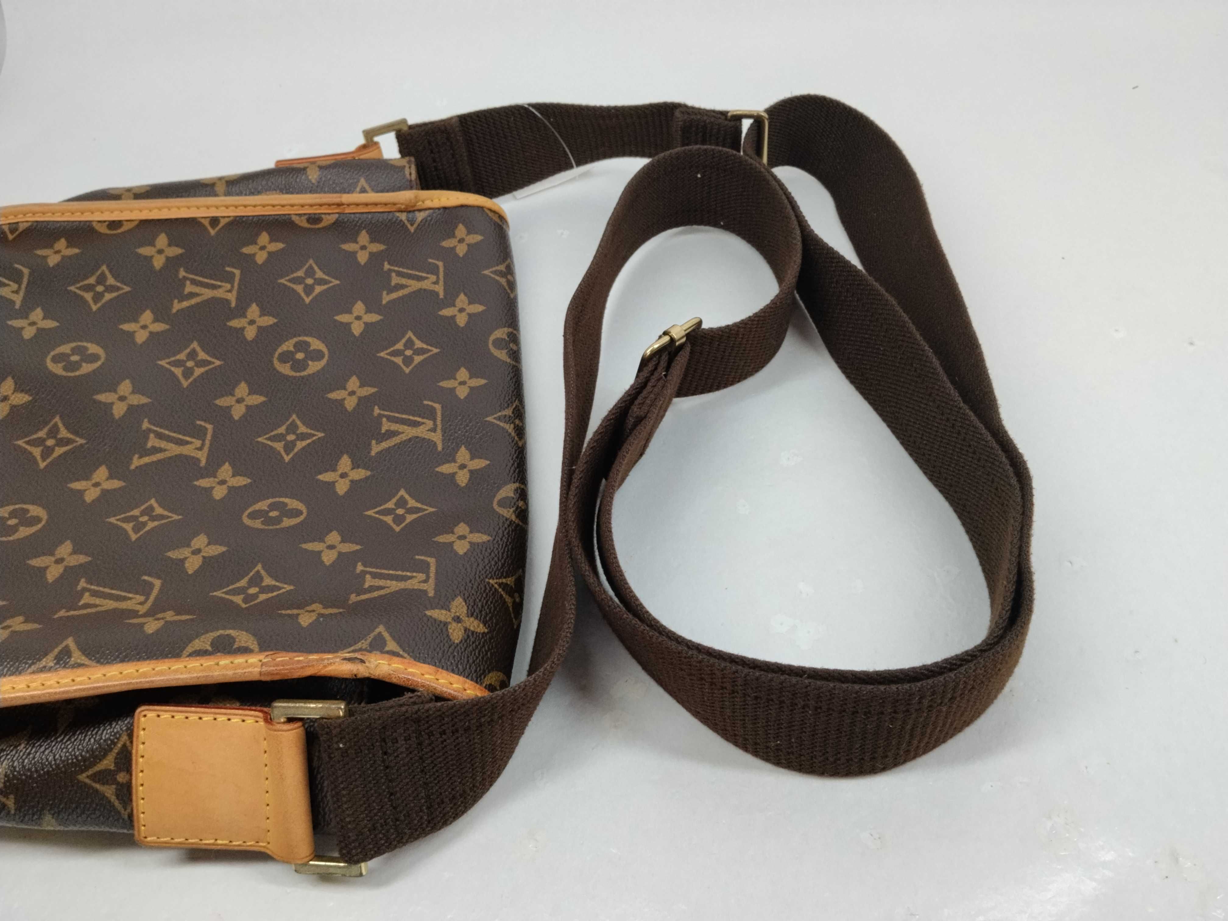 Monogram M40106 Messenger Bosphore Shoulder Bag — view 6