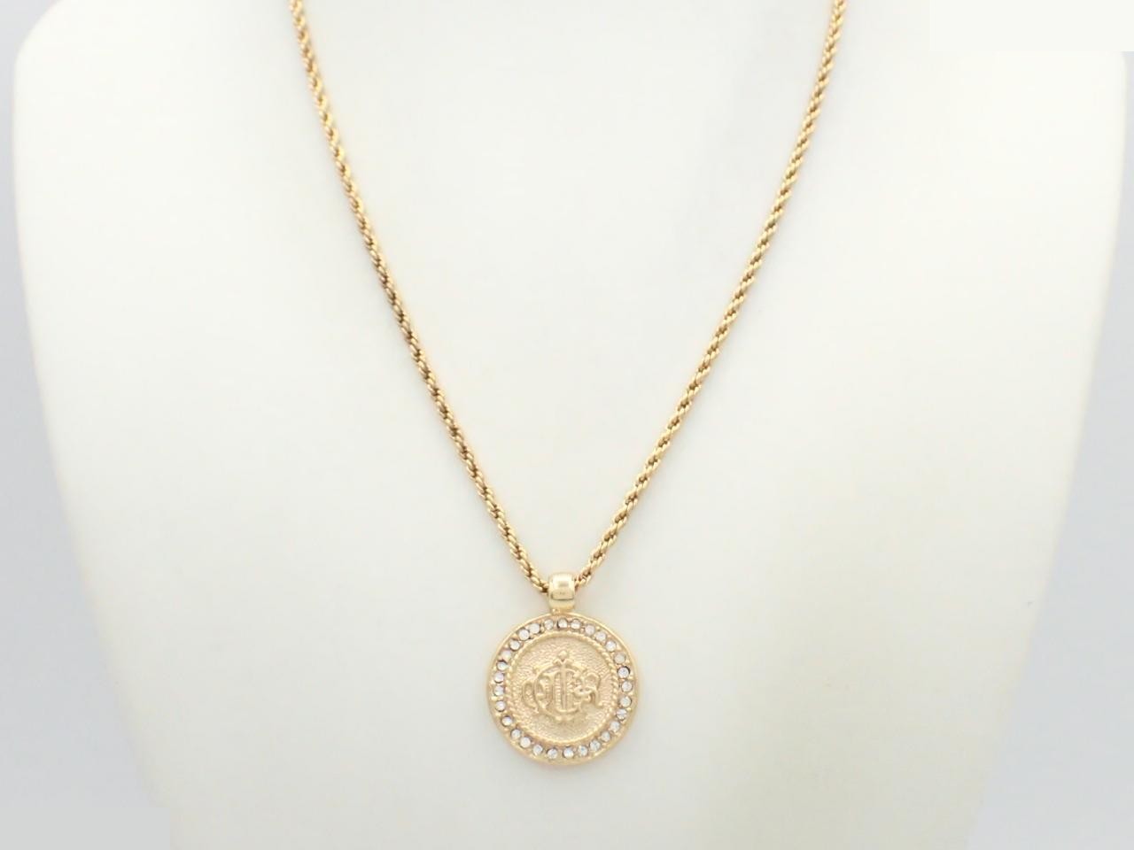 Other lines: Precious metals, necklaces, pendants — view 3