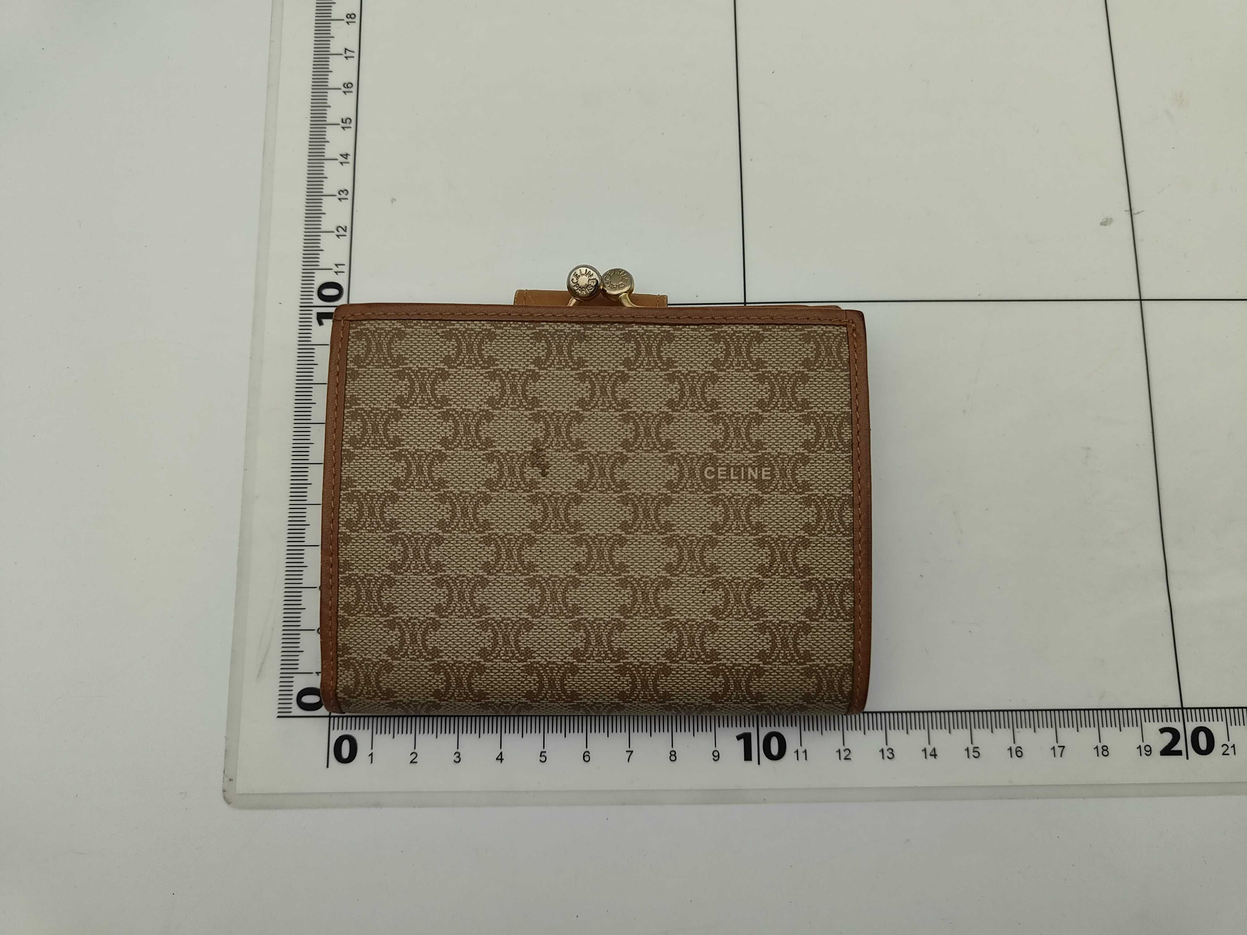 wallet — view 2