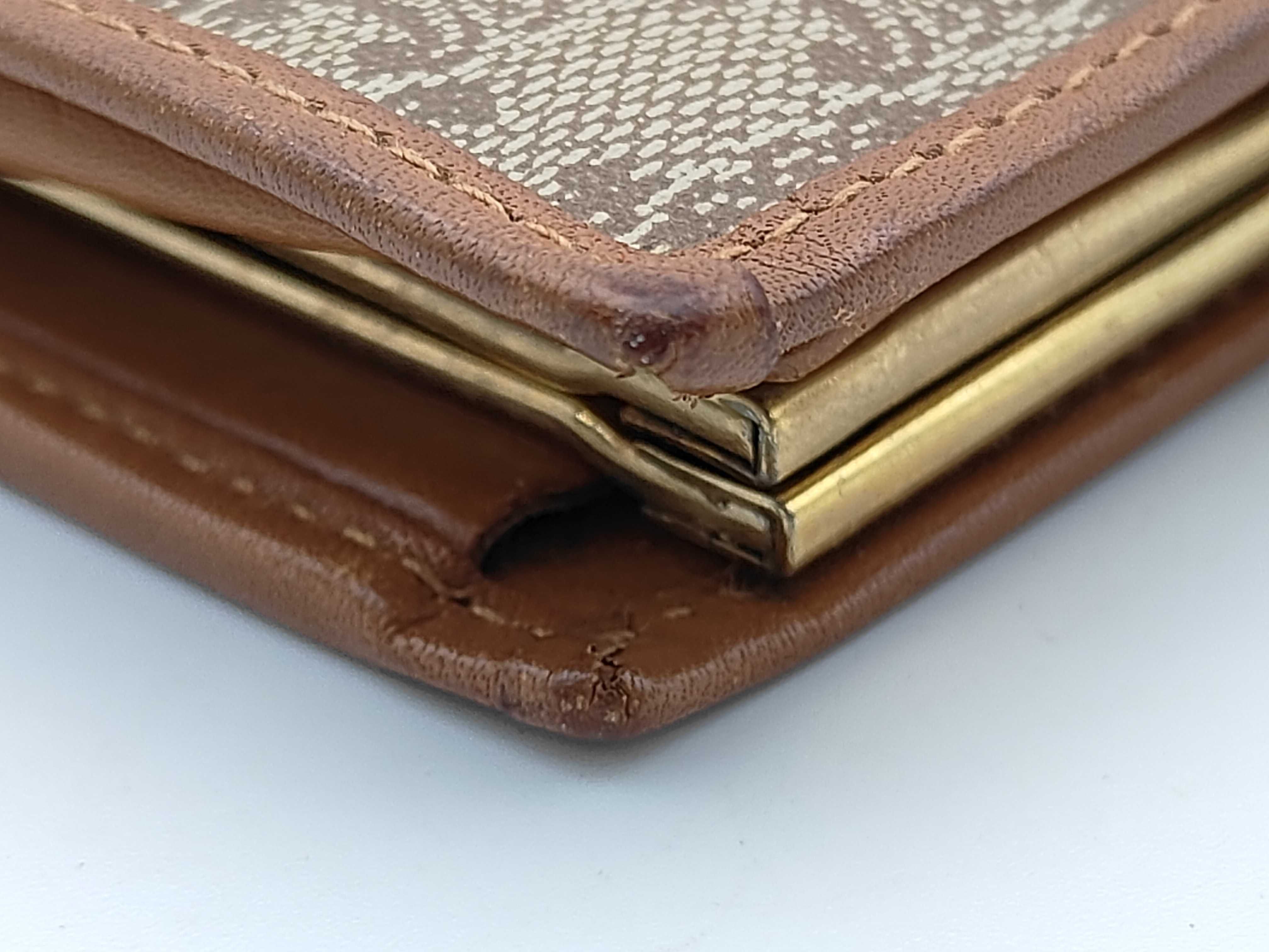 wallet — view 3