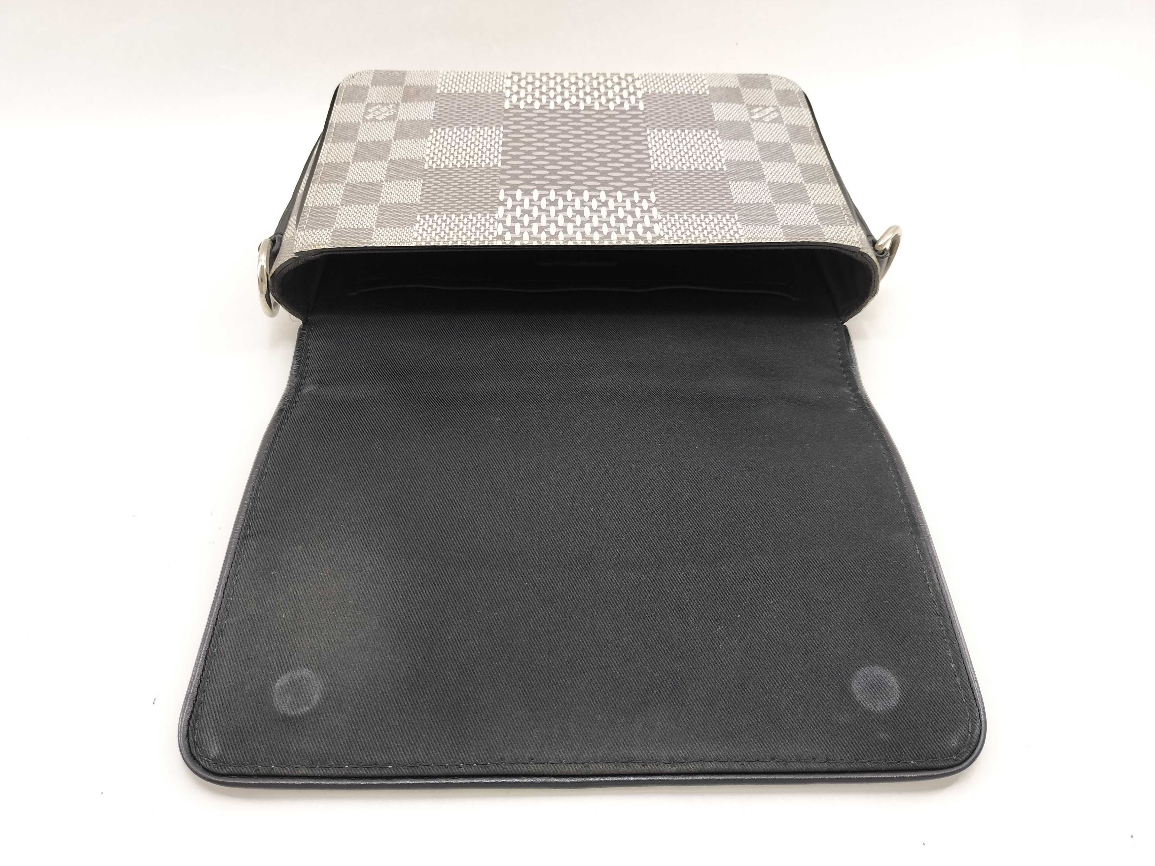 Damier Graphite 3D Studio Messenger Bag N50014 (RFID detected) — view 10