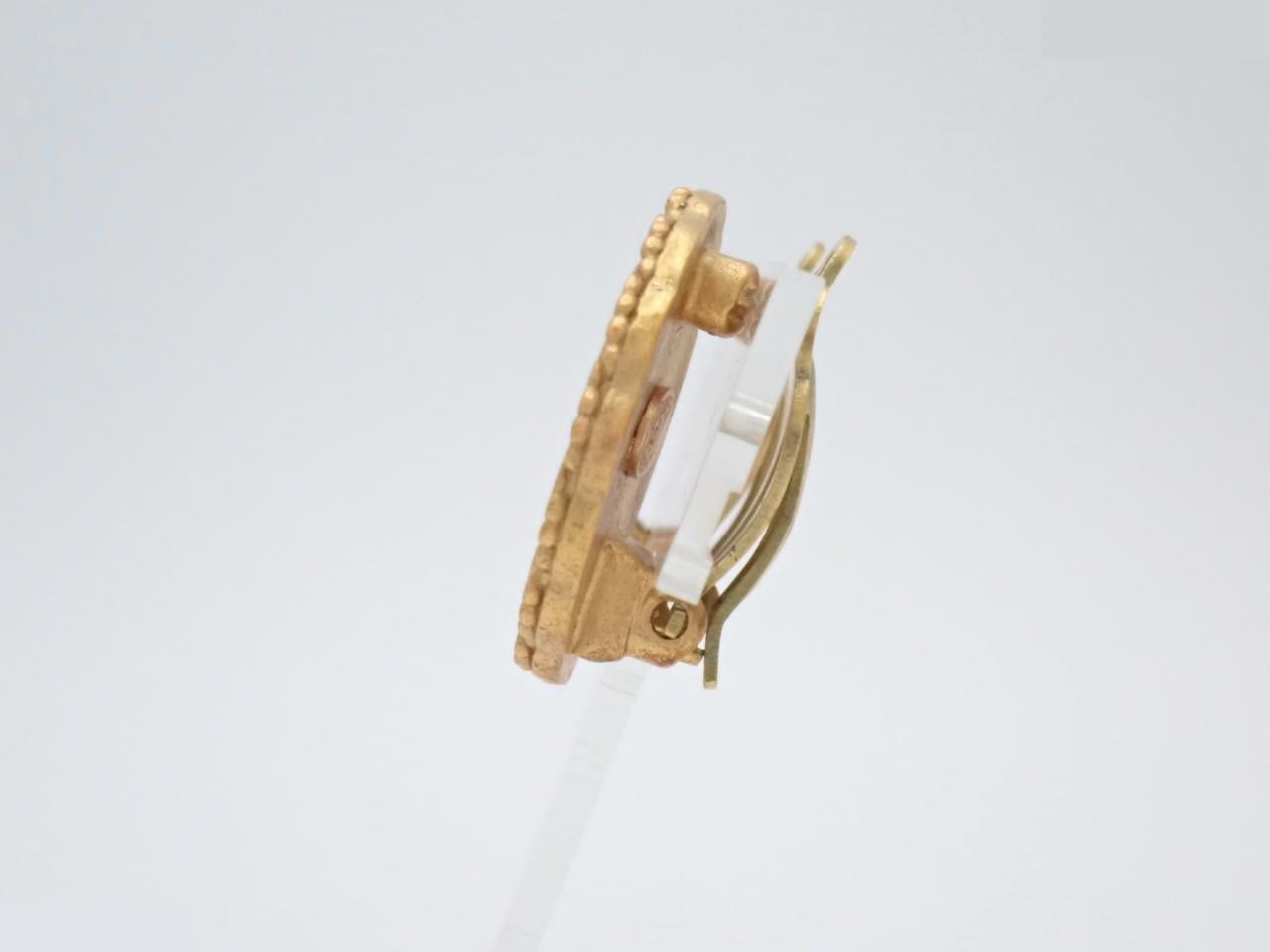 Gold earrings — view 3