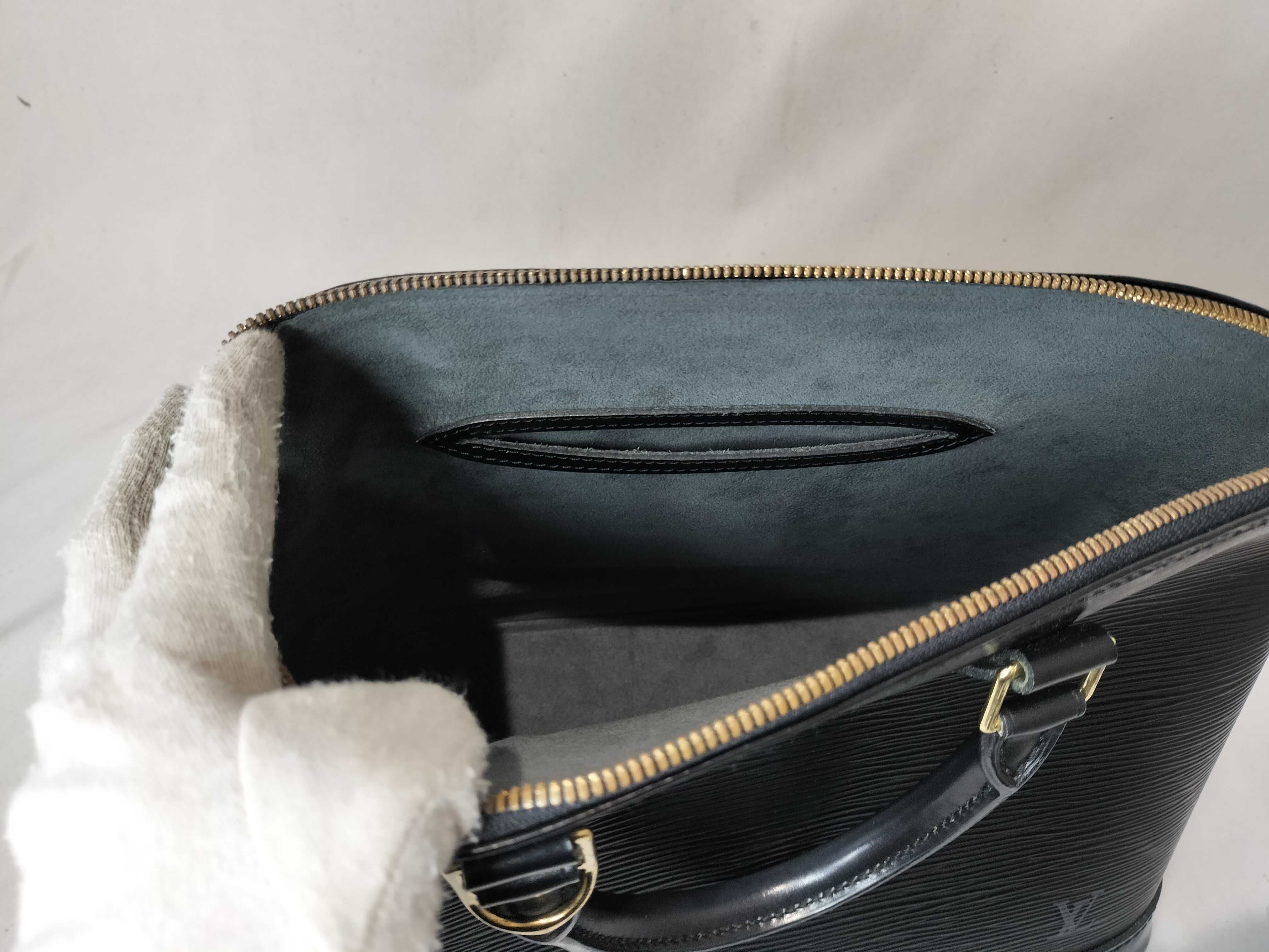 Epi Alma Noir Handbag — view 11