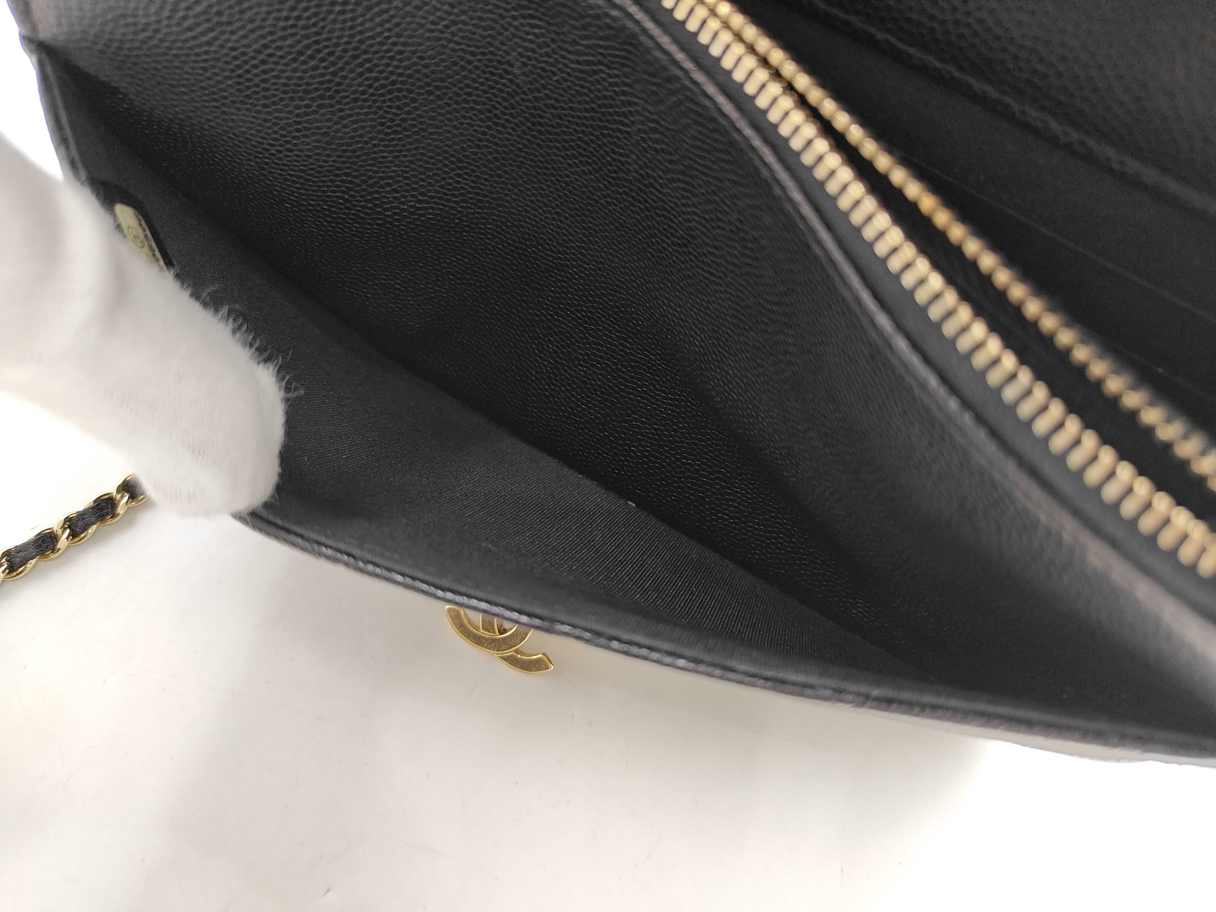 Matelassé Chain Wallet Shoulder Bag — view 13