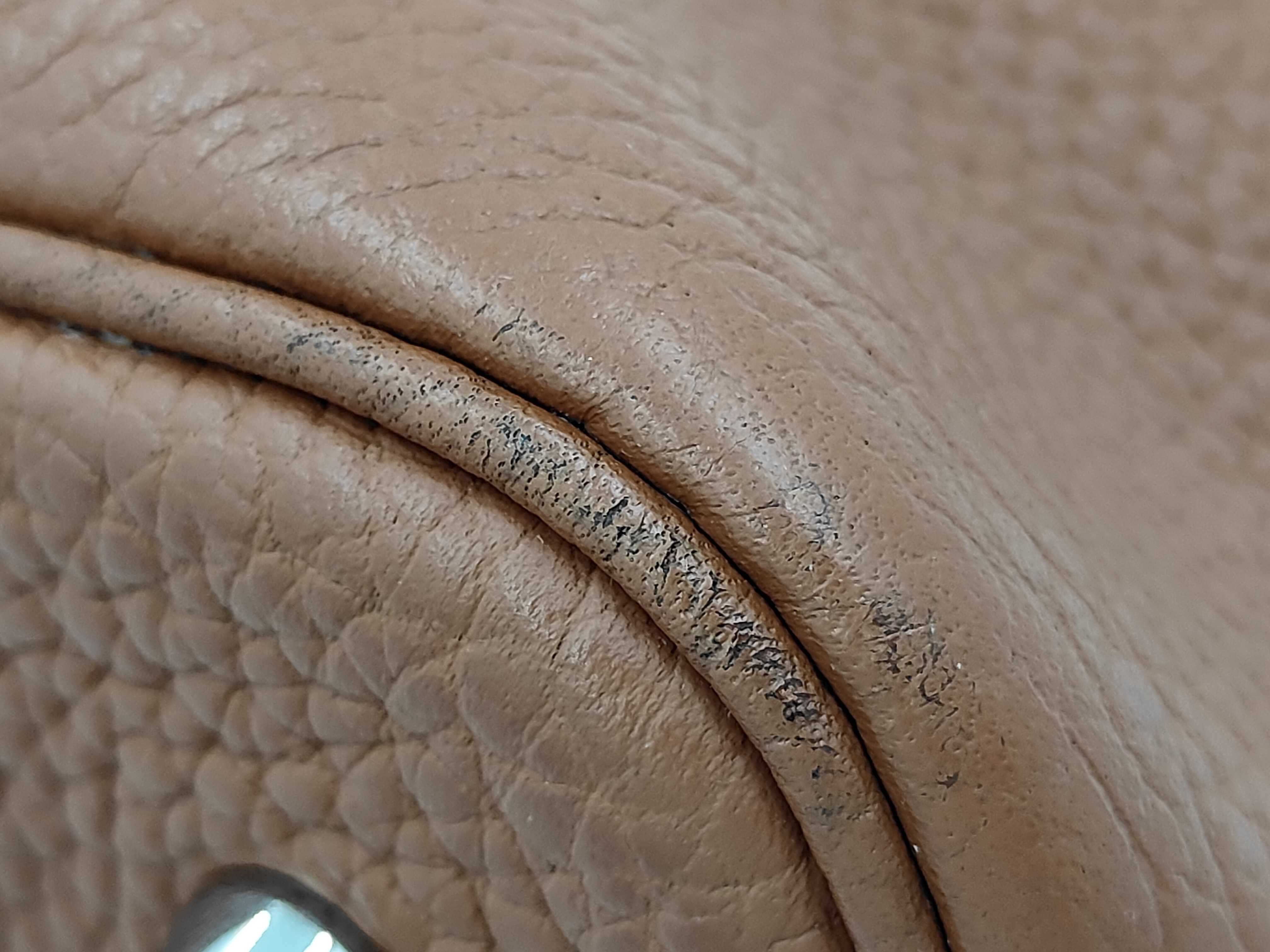 Picotin Lock MM Taurillon Leather Gold Silver Hardware T Stamp Handbag — view 4