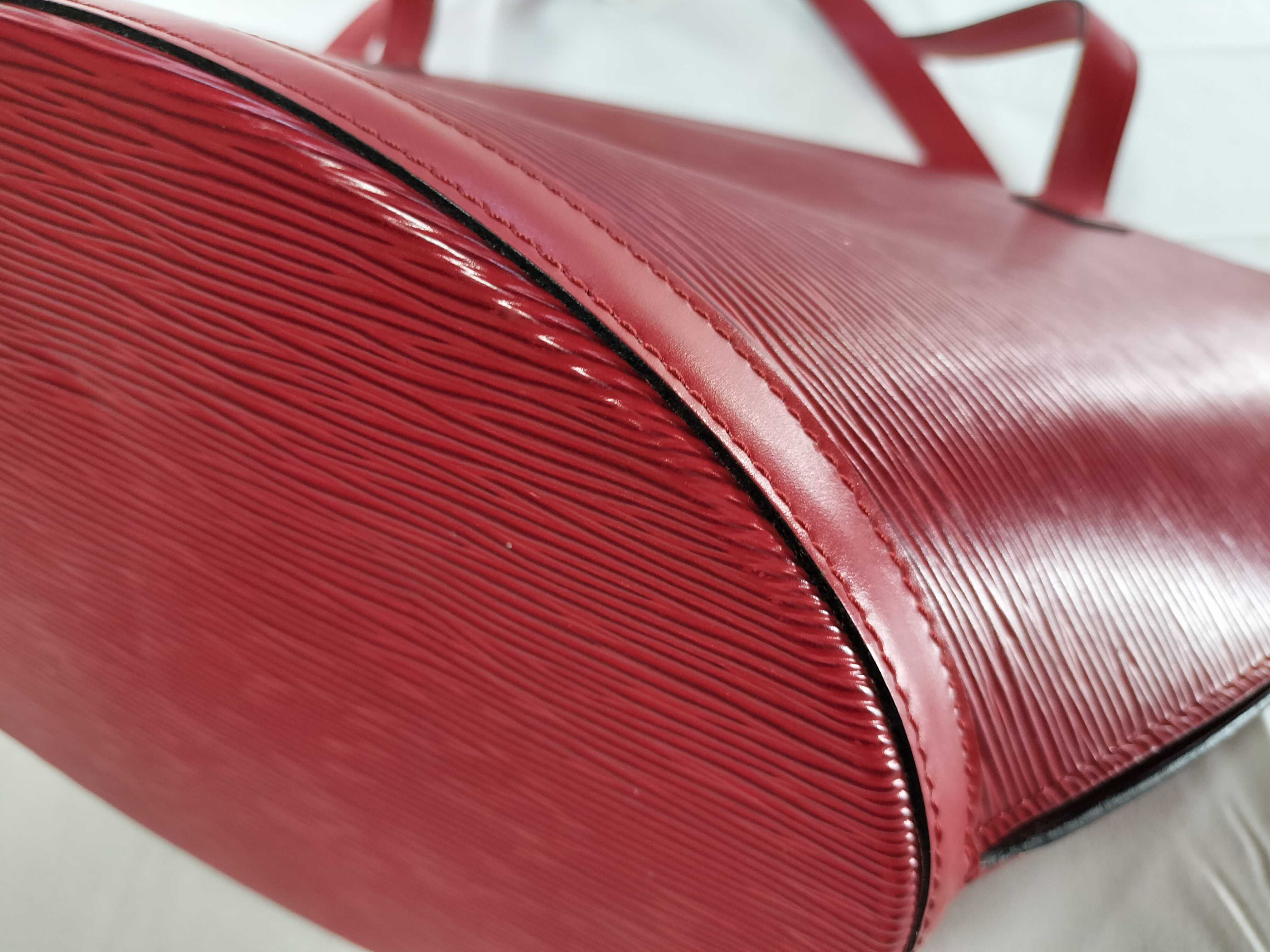 Epi Saint Jacques Epi Red M52267 Tote Bag — view 7