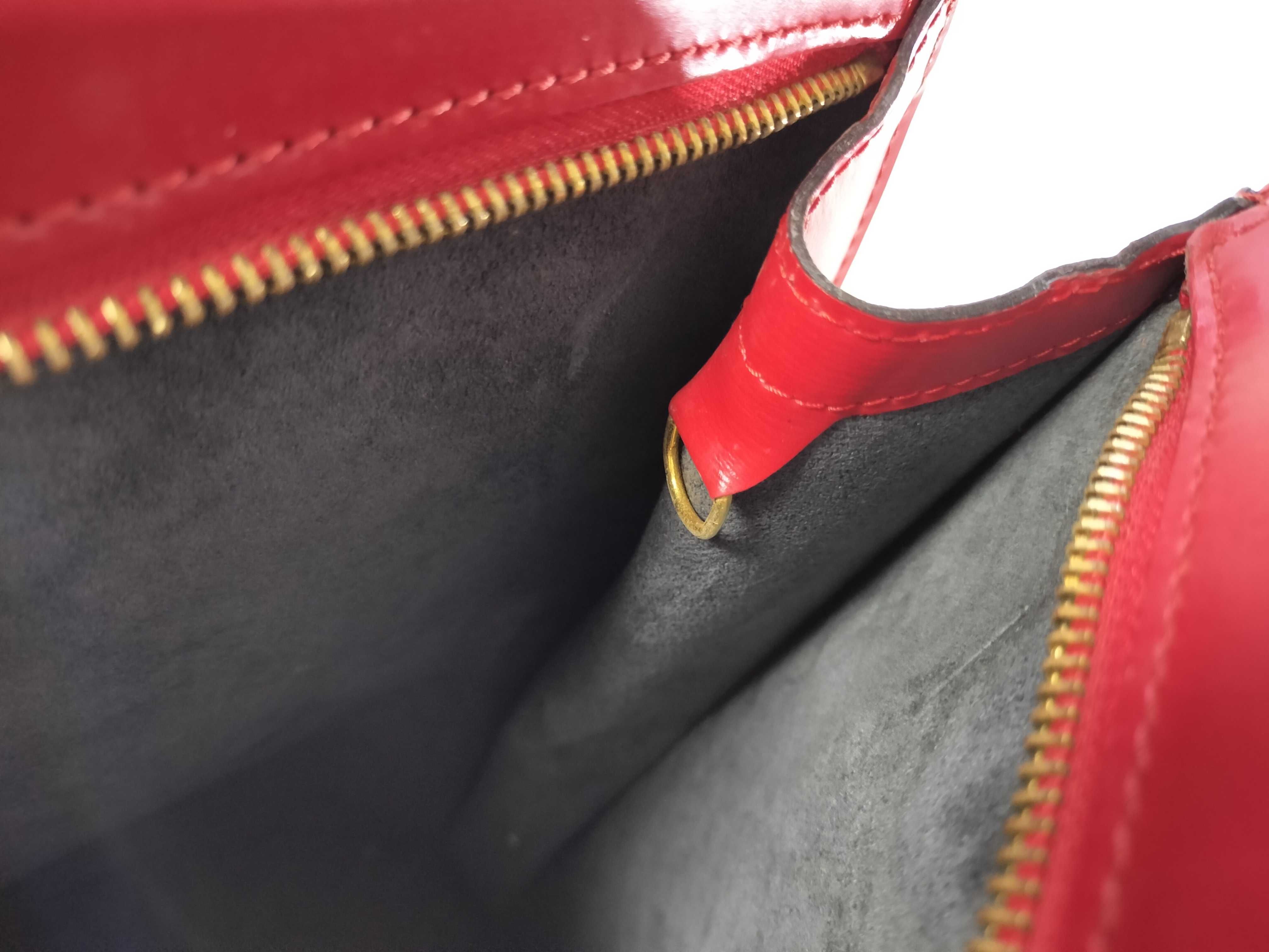 Epi Saint Jacques Epi Red M52267 Tote Bag — view 9