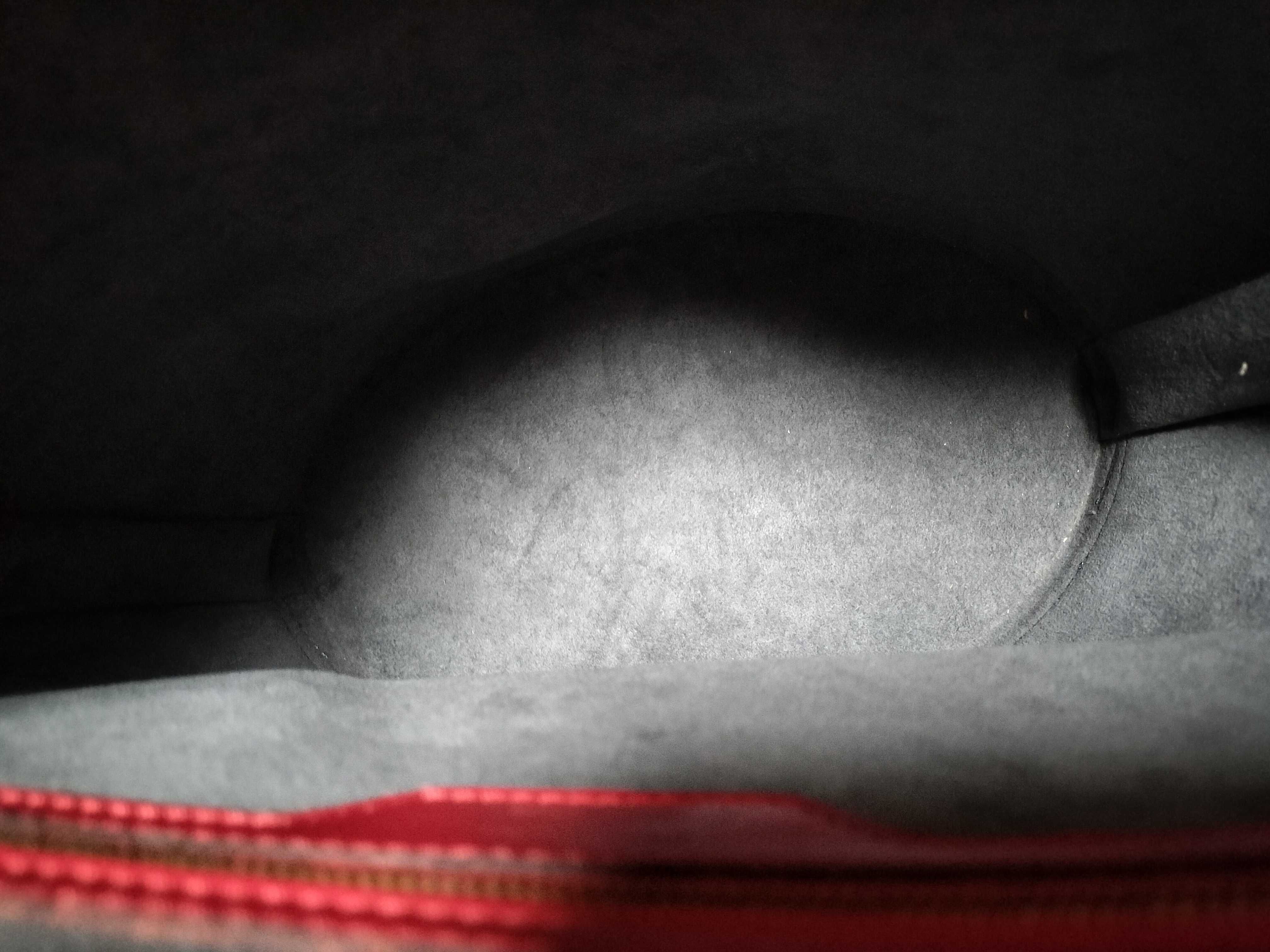 Epi Saint Jacques Epi Red M52267 Tote Bag — view 10