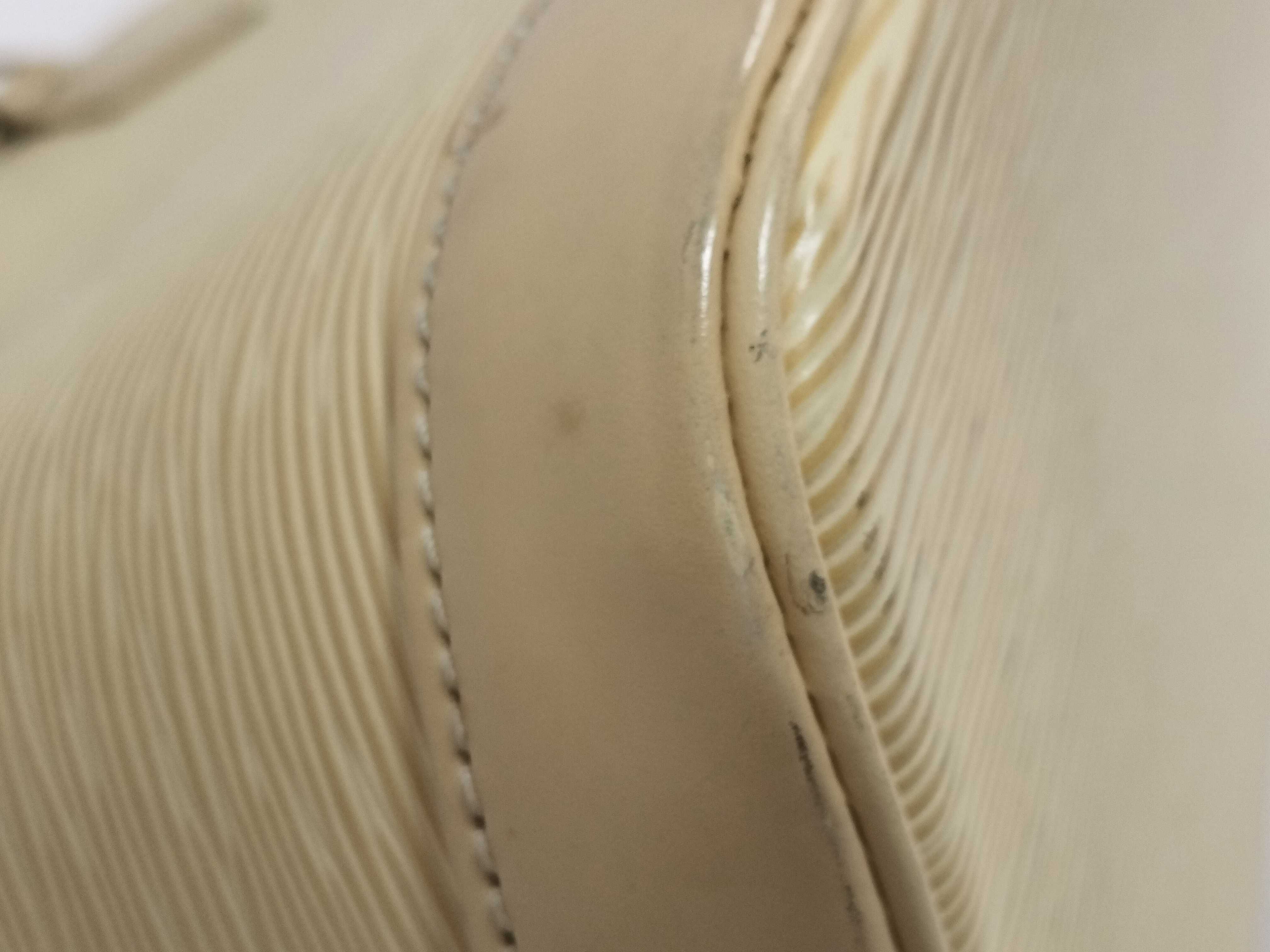 Epi Louis Vuitton Alma Epi PM Handbag — view 7