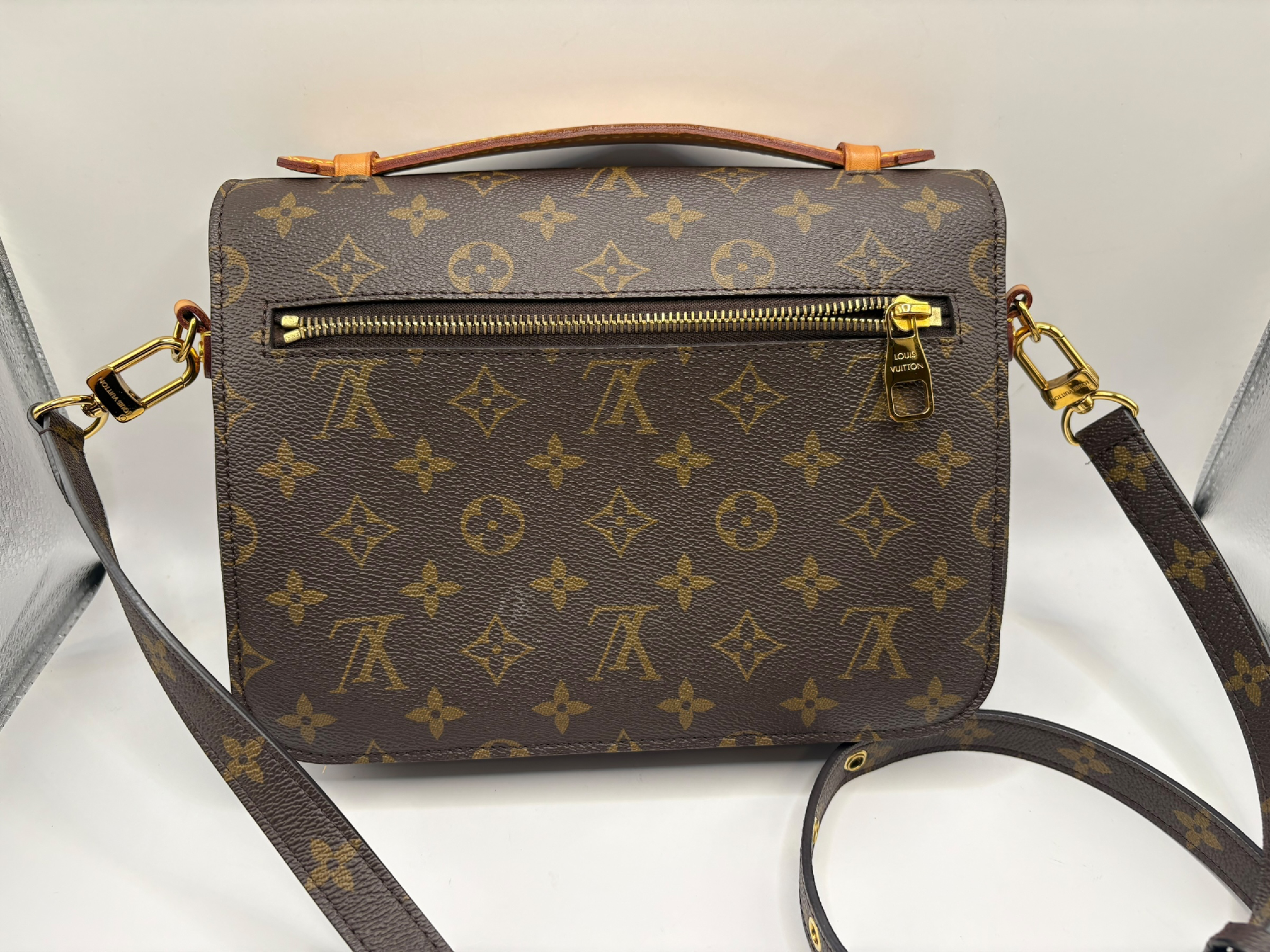 Monogram Pochette Metis MM M44875 Brown (RFID detected) Shoulder Bag — view 2