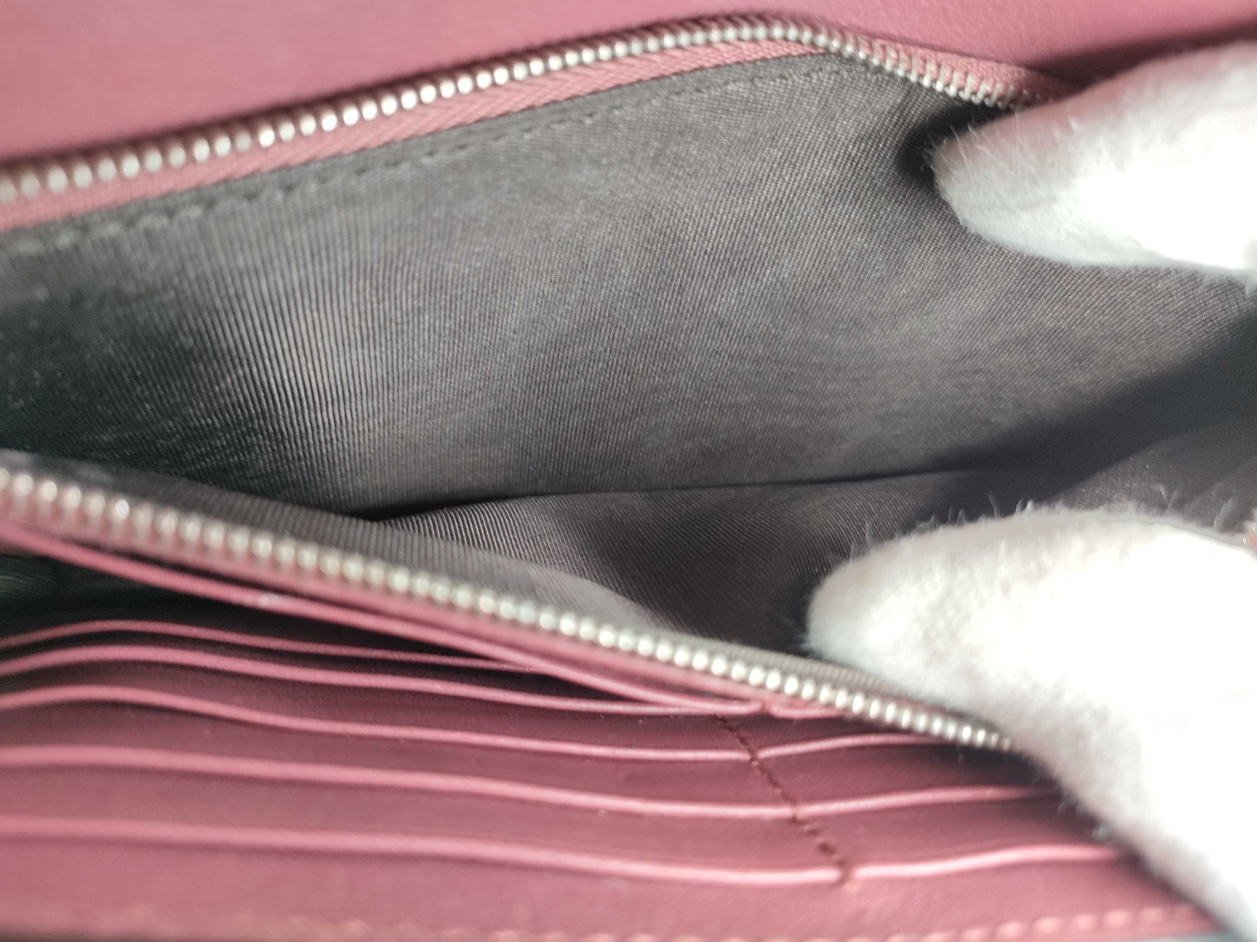 GG Canvas Wallet Chain Shoulder Bag — view 13