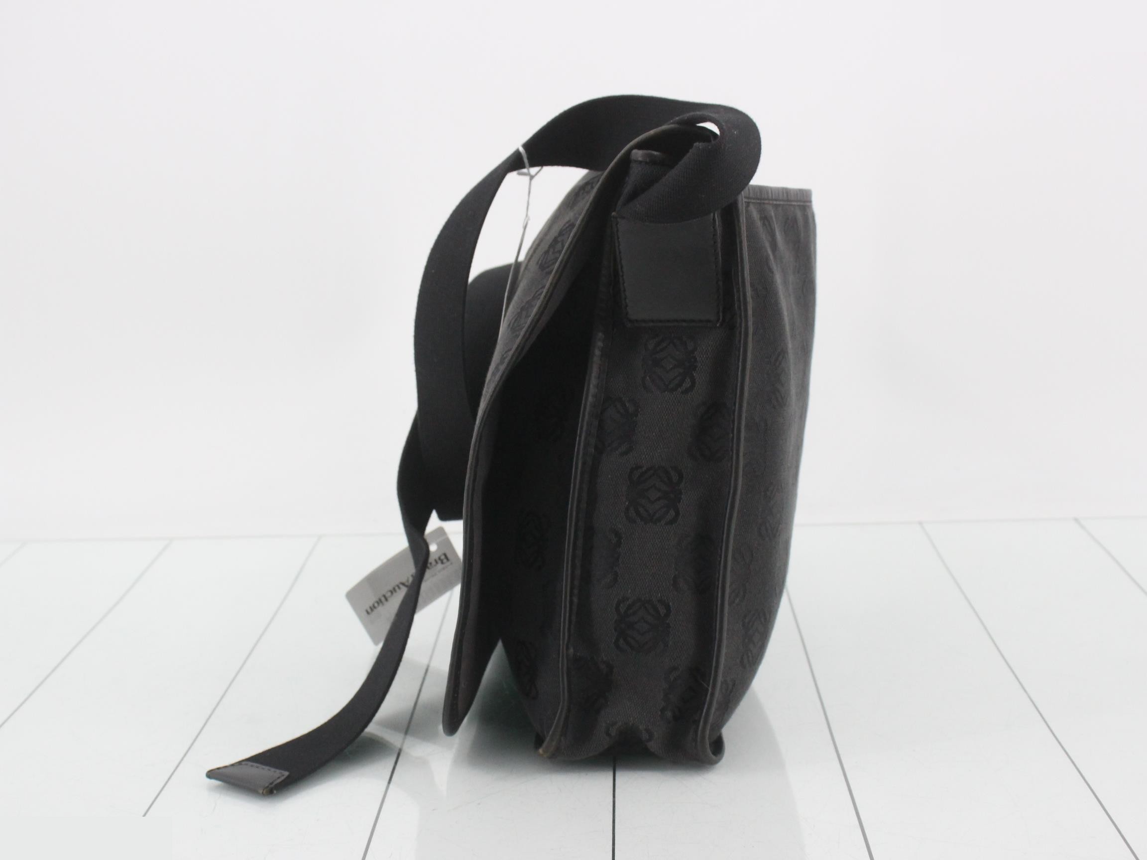 Shoulder bag — view 3