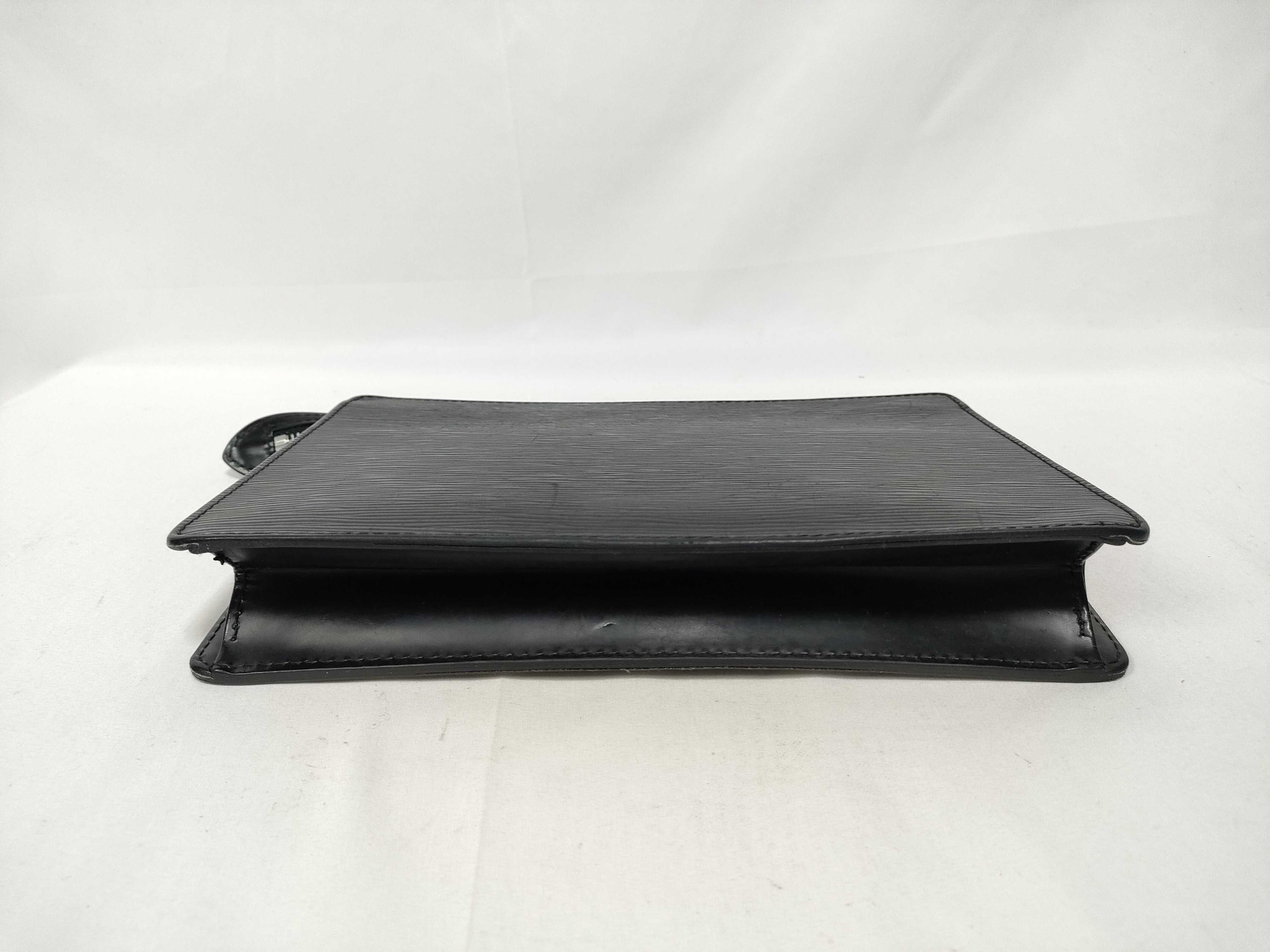 Epi Leather Louis Vuitton M52522 Pochette Homme SR1026 Second Bag Clutch Bag Epi Leather Black Clutch Bag — view 3