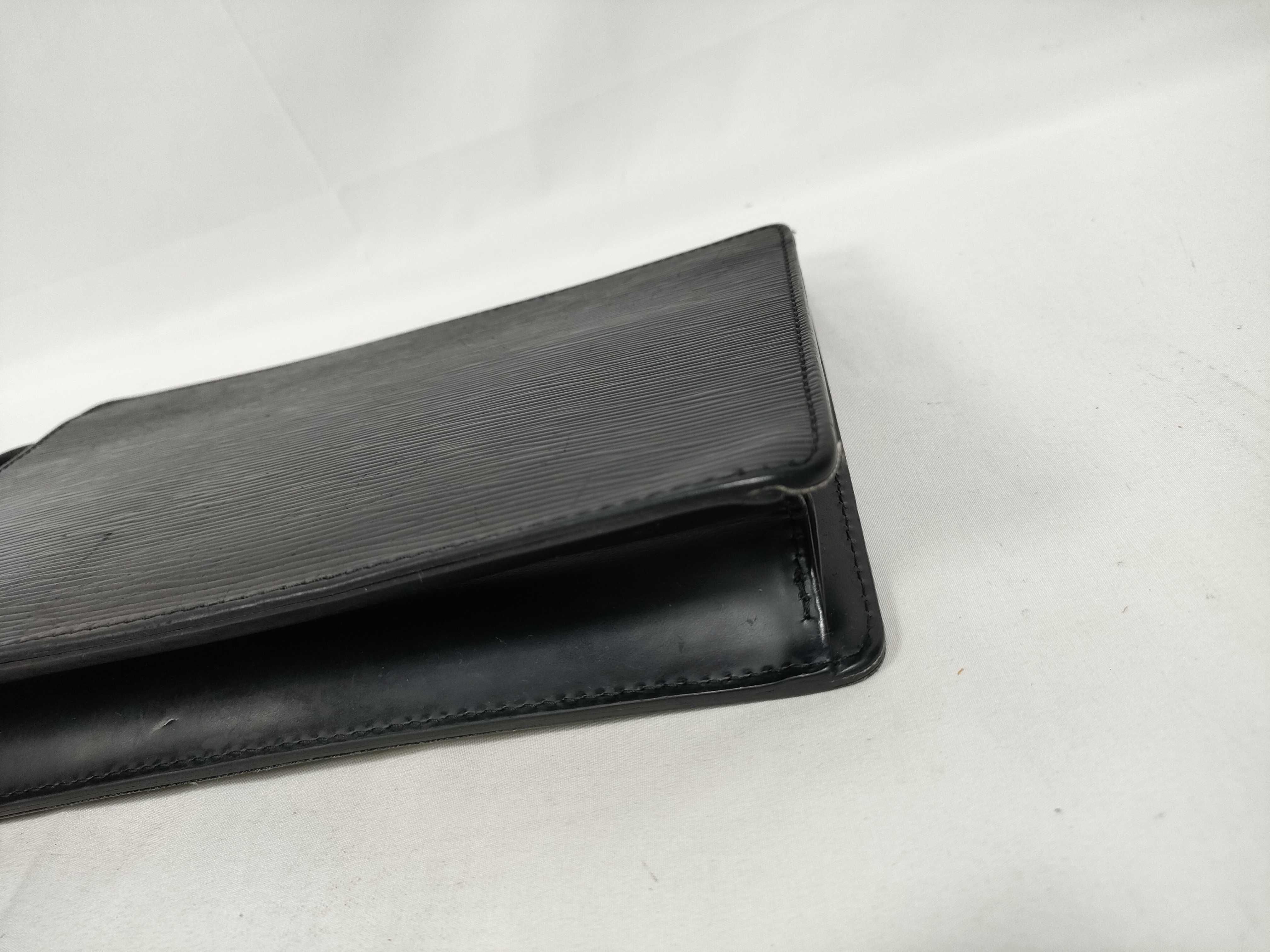 Epi Leather Louis Vuitton M52522 Pochette Homme SR1026 Second Bag Clutch Bag Epi Leather Black Clutch Bag — view 4