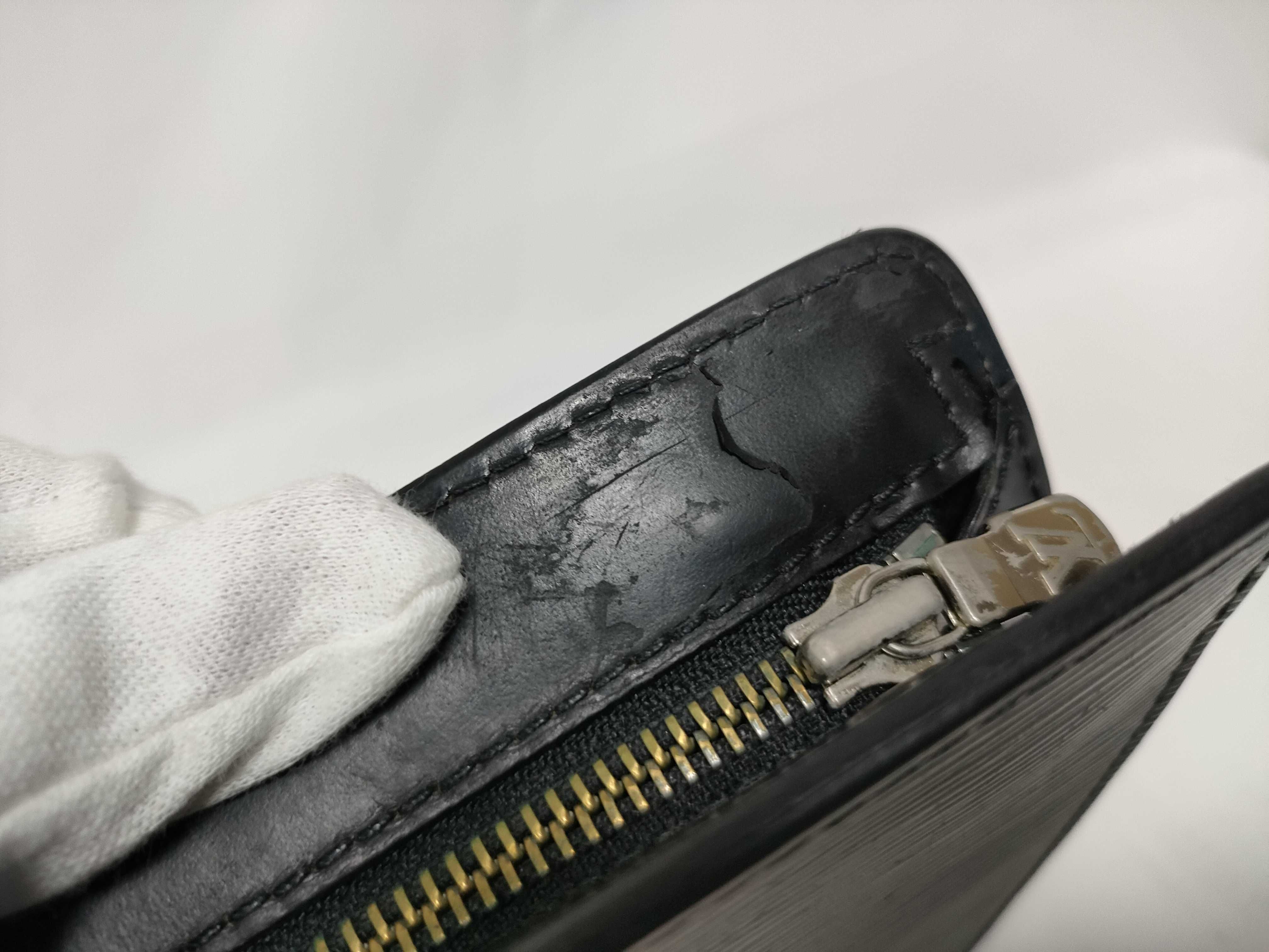 Epi Leather Louis Vuitton M52522 Pochette Homme SR1026 Second Bag Clutch Bag Epi Leather Black Clutch Bag — view 8