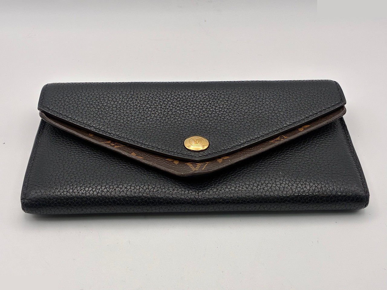 Monogram Double V M64319 — view 3