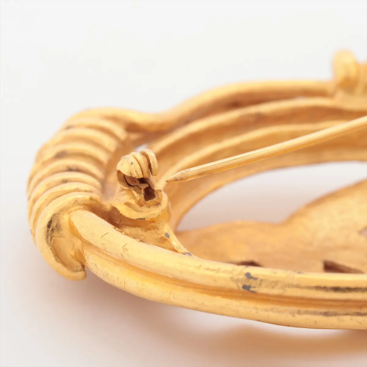 Coco Mark 94P Brooch, GP Gold. Shows signs of wear, — view 3