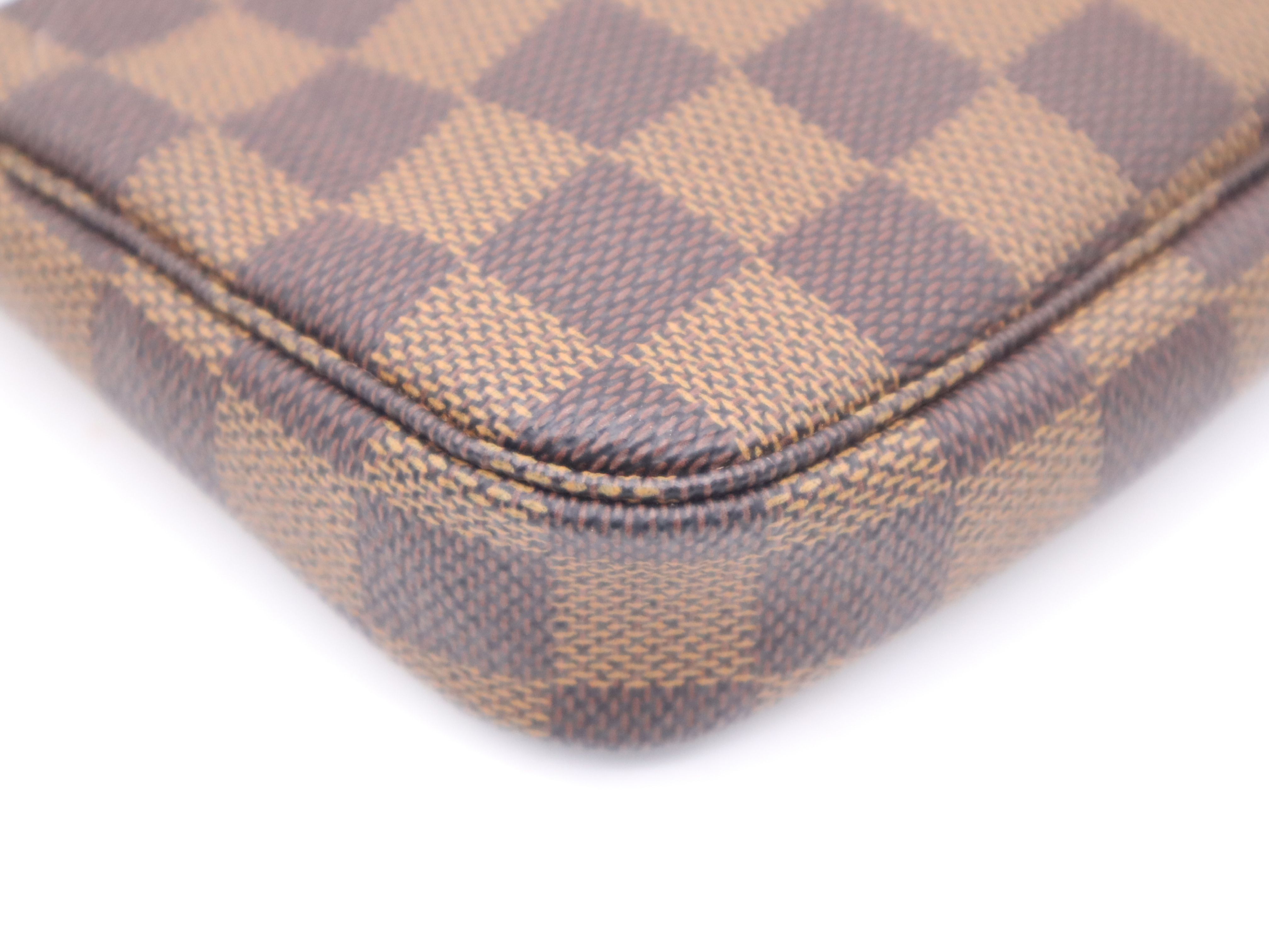 Damier Accessories Pouch — view 8