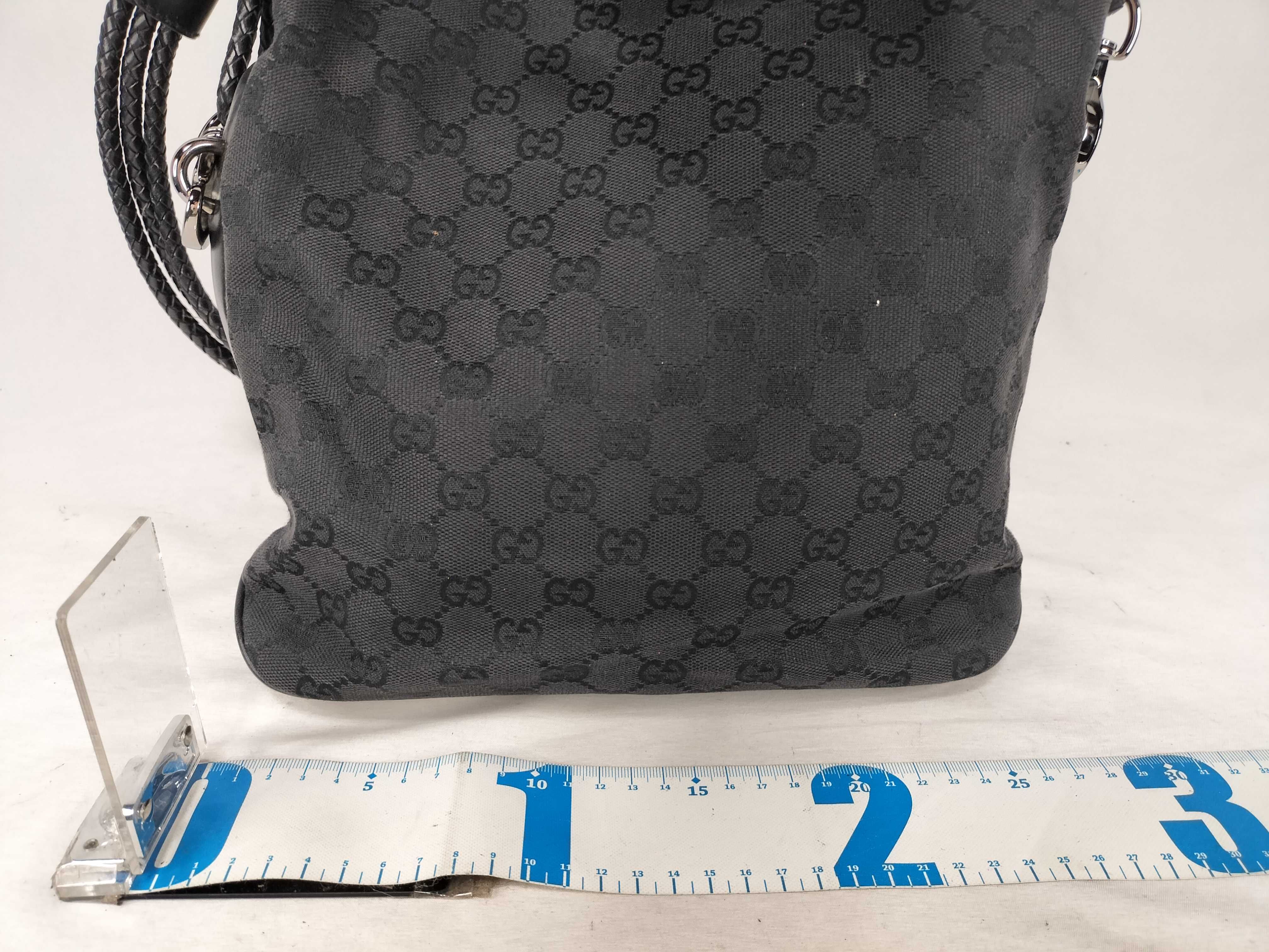 GG Canvas Shoulder Bag — view 2