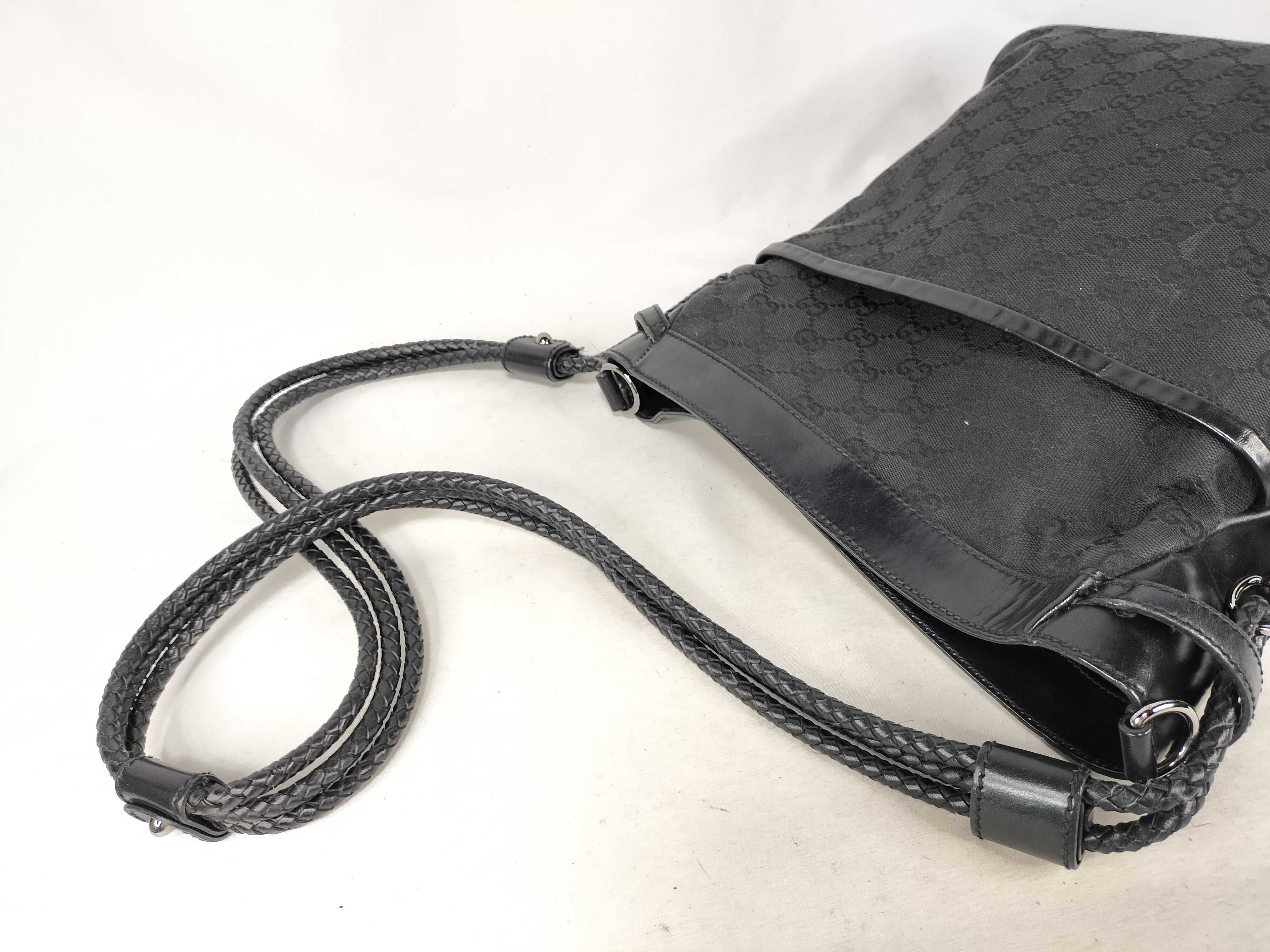 GG Canvas Shoulder Bag — view 3