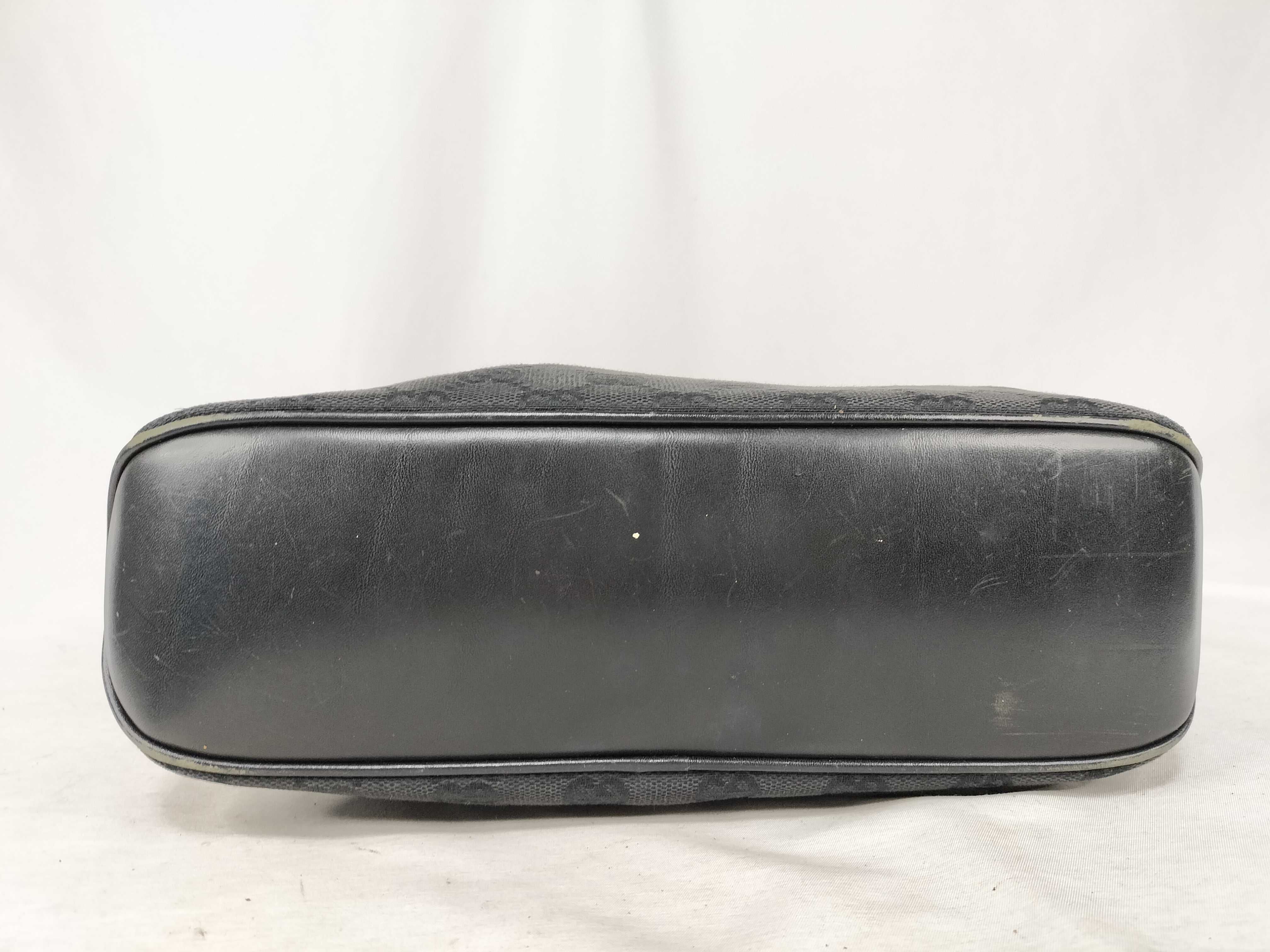 GG Canvas Shoulder Bag — view 7